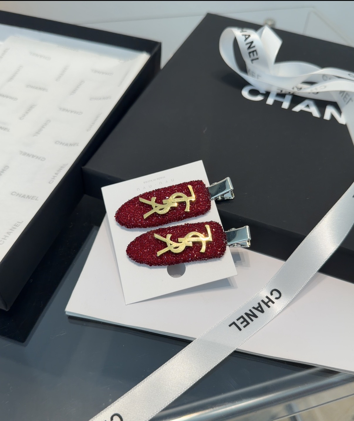 🎁配包装盒（一对） YSL（圣罗兰）最新款边夹刘海夹，名媛风气质美，时尚百搭，不要太好看了