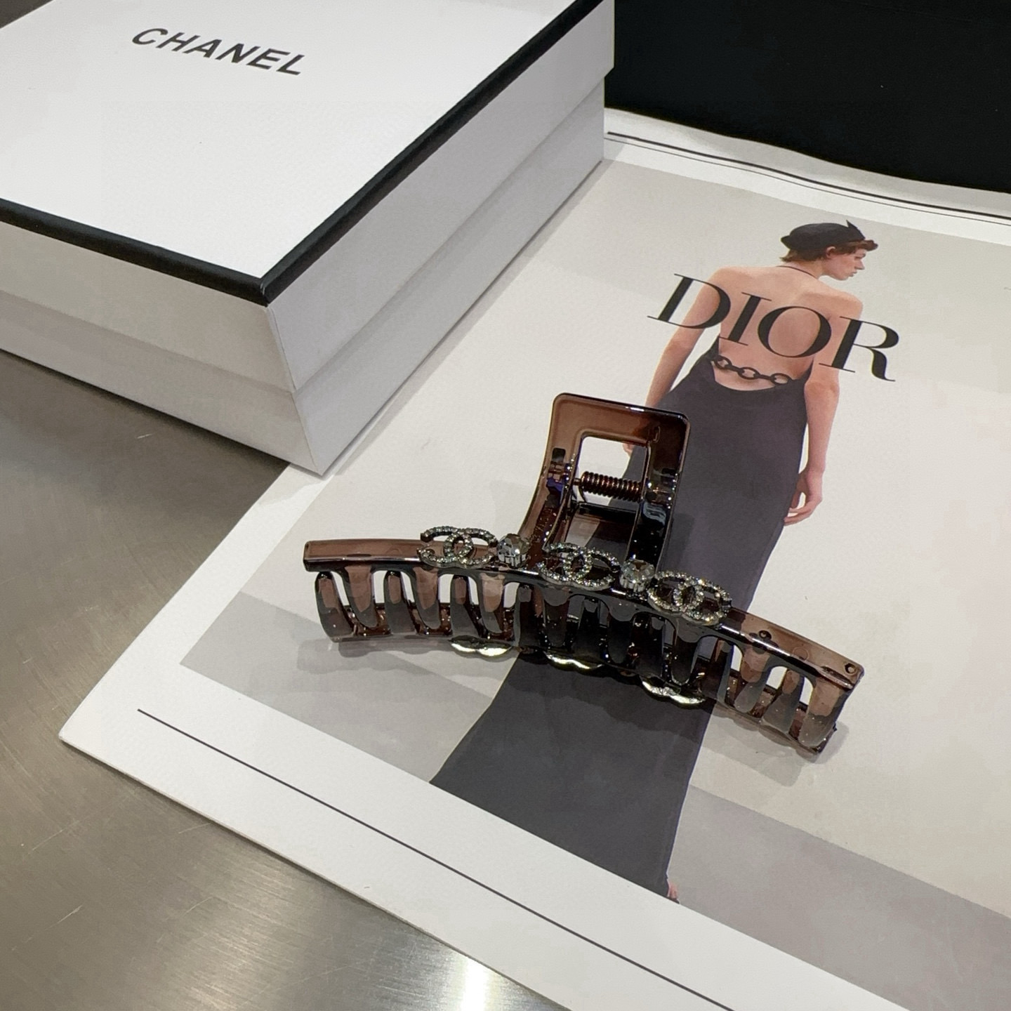 🎁配包装盒Chanel (香奈儿)最新款小香爆款抓夹，超级好看！名媛范儿十足，小仙女必备…