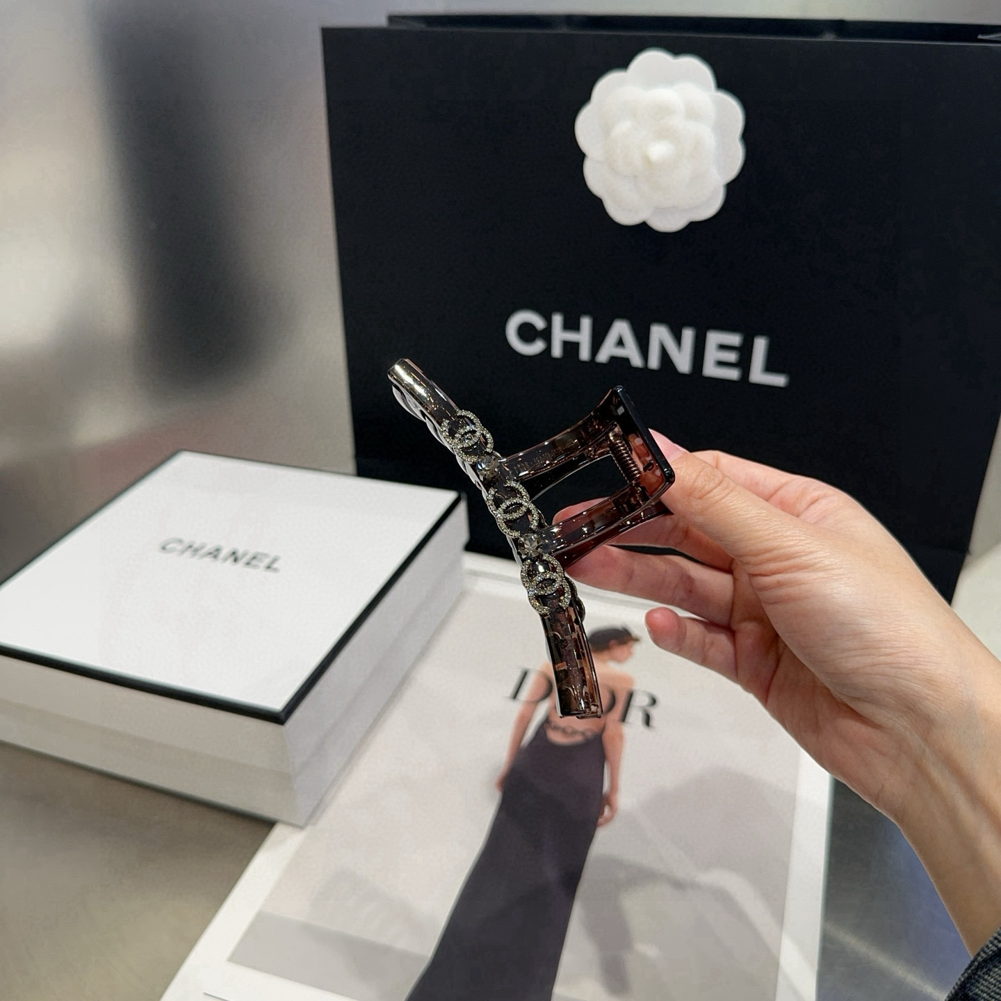 🎁配包装盒Chanel (香奈儿)最新款小香爆款抓夹，超级好看！名媛范儿十足，小仙女必备…