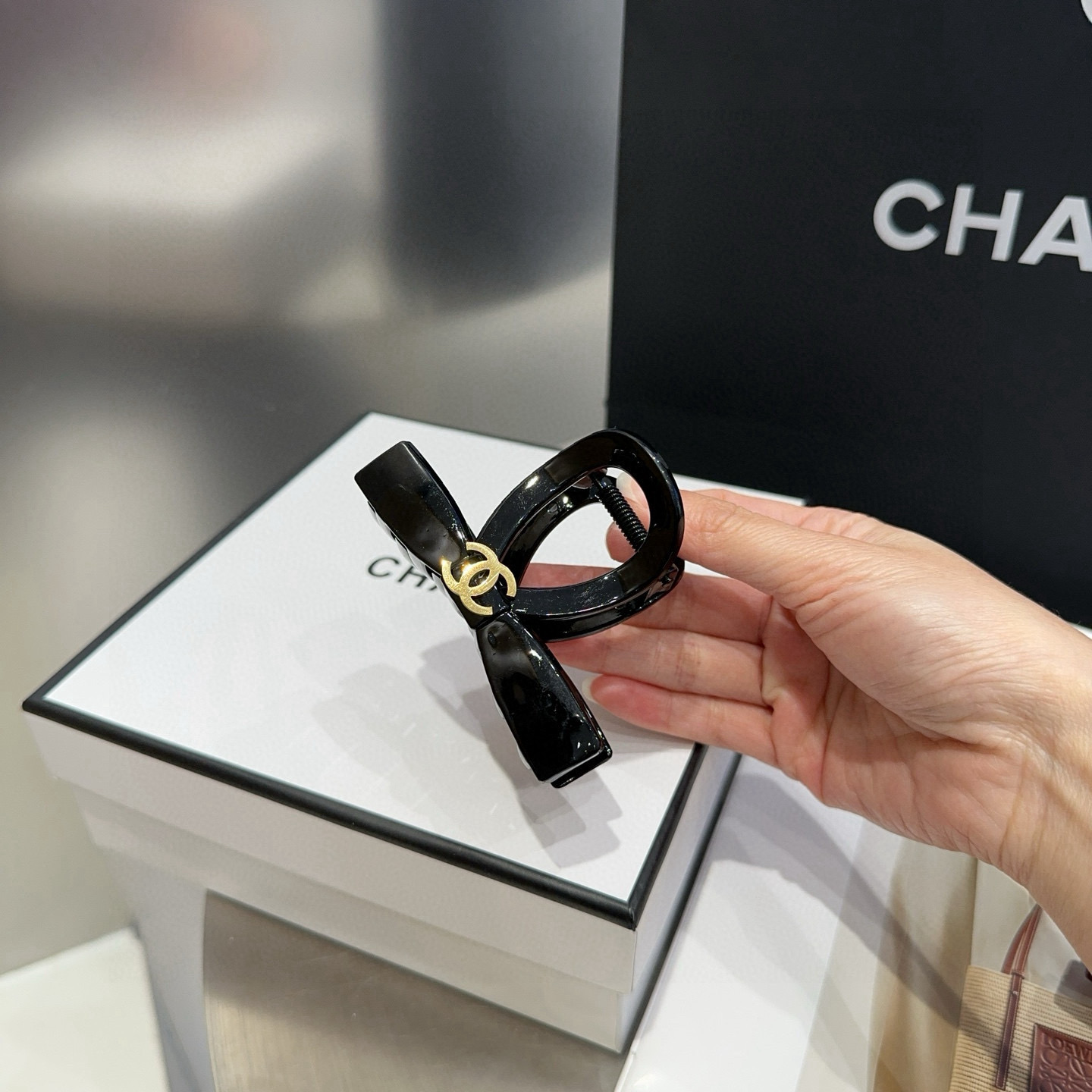 🎁配包装盒Chanel (香奈儿)最新款小香抓夹．超级好看！名媛范儿十足，小仙女必备…