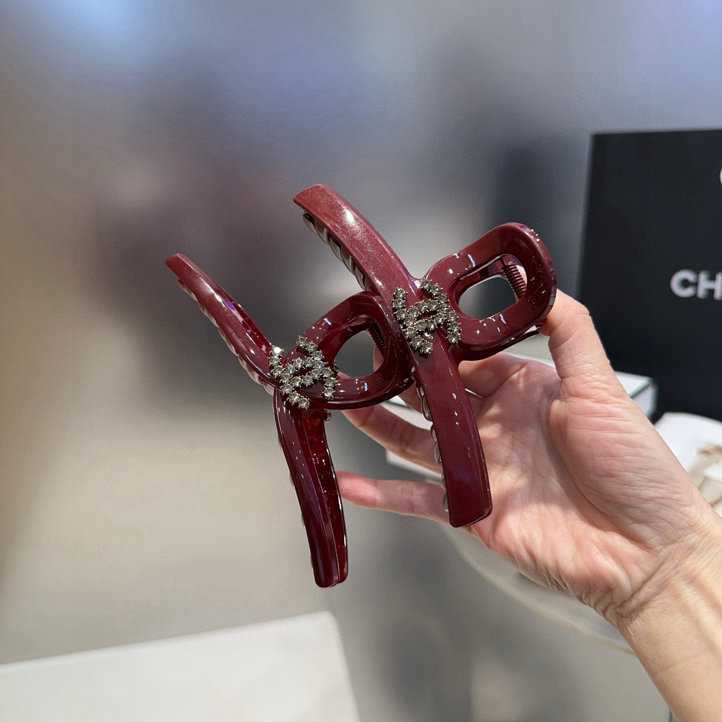 🎁配包装盒Chanel (香奈儿)最新款小香安多拉钻石抓夹，超级好看！名媛范儿十足，小仙女必备…