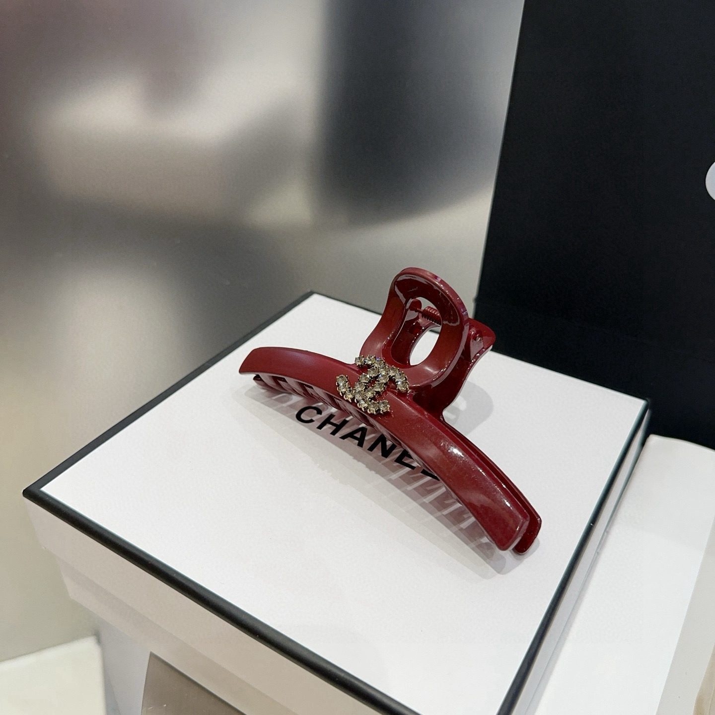 🎁配包装盒Chanel (香奈儿)最新款小香安多拉钻石抓夹，超级好看！名媛范儿十足，小仙女必备…