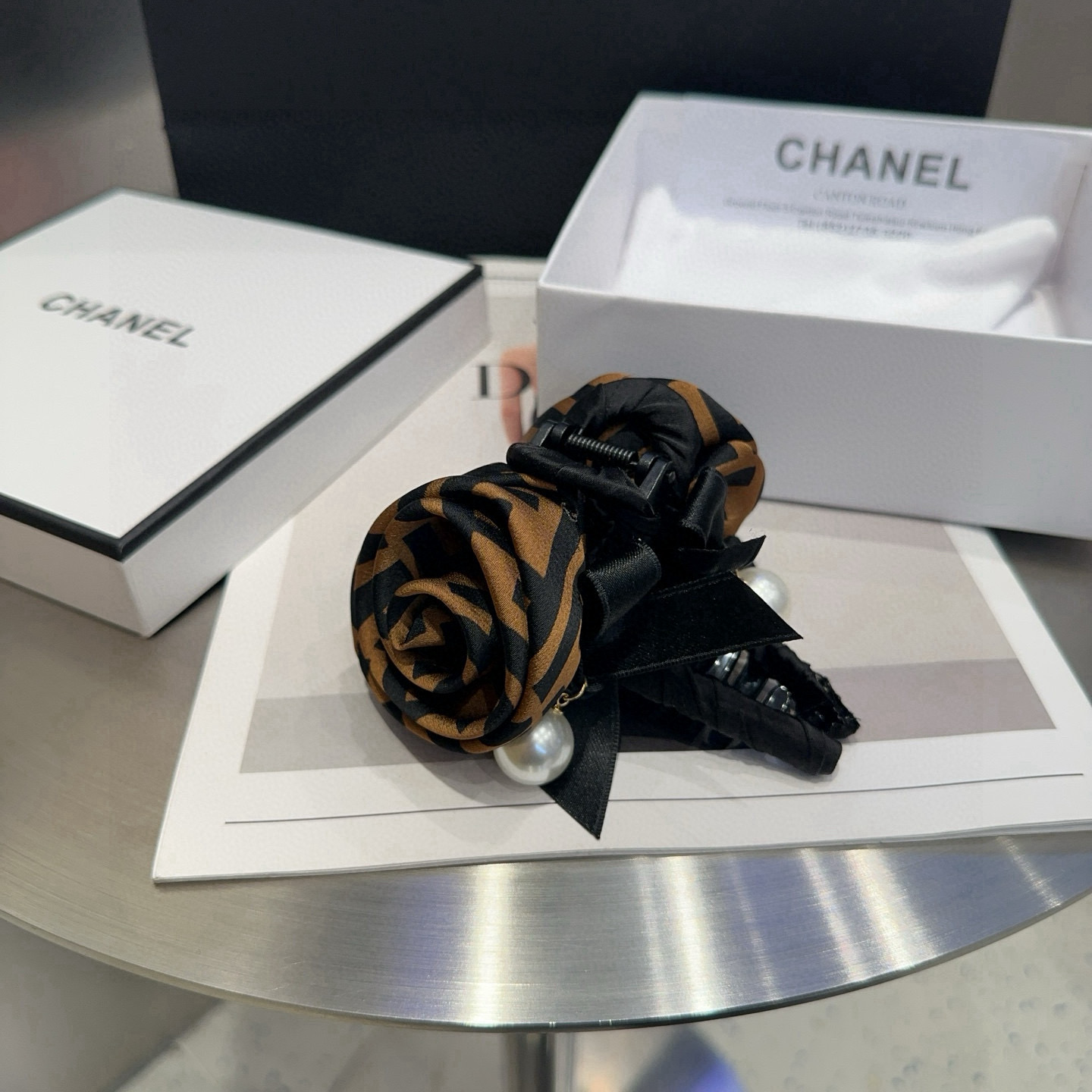 🎁配包装盒 FENDI （芬迪 ）新款F抓夹，复古气质美，简约百搭！小姐姐闭眼入…