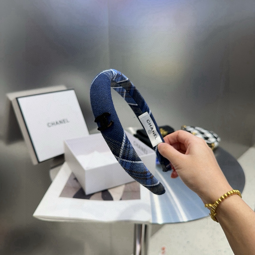 🎁配包装盒Chanel (香奈儿)最新款小香发箍，秋冬新品，超级好看！名媛范儿十足，小仙女必备…