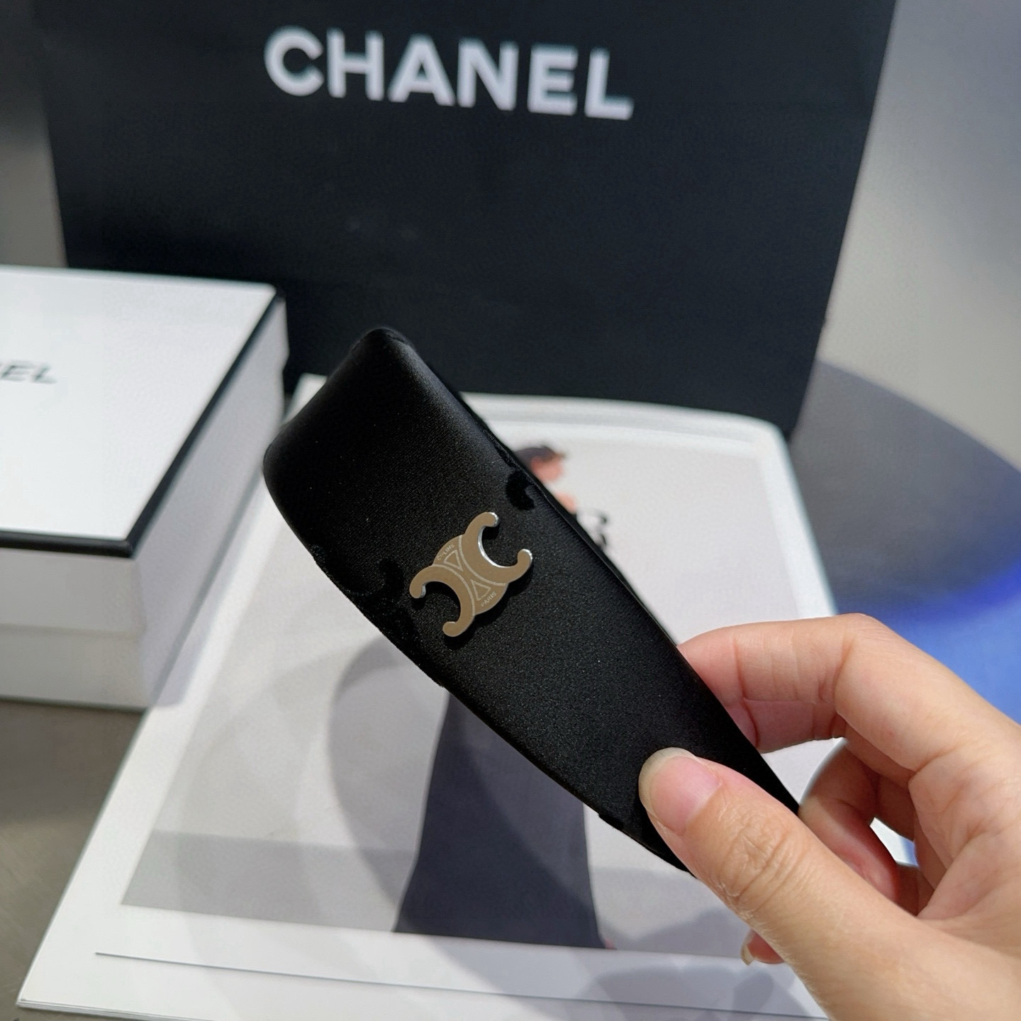 🎁配包装盒CELINE（赛琳）凯旋门新款发箍，精致舒适，非常时尚百搭！女神必备单品