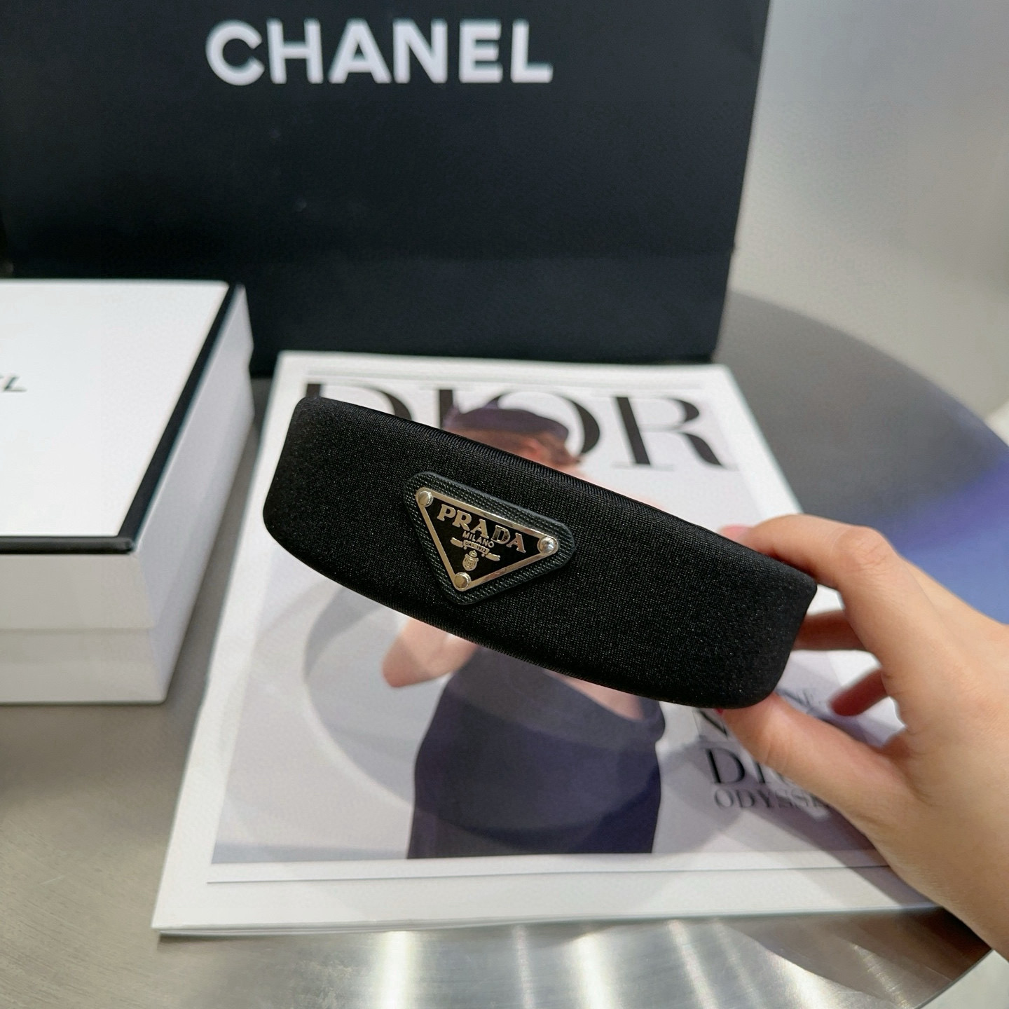 🎁配包装盒PRADA（普拉达）爆款来啦！复古经典发箍，时尚潮流，超级百搭！女神必备单品