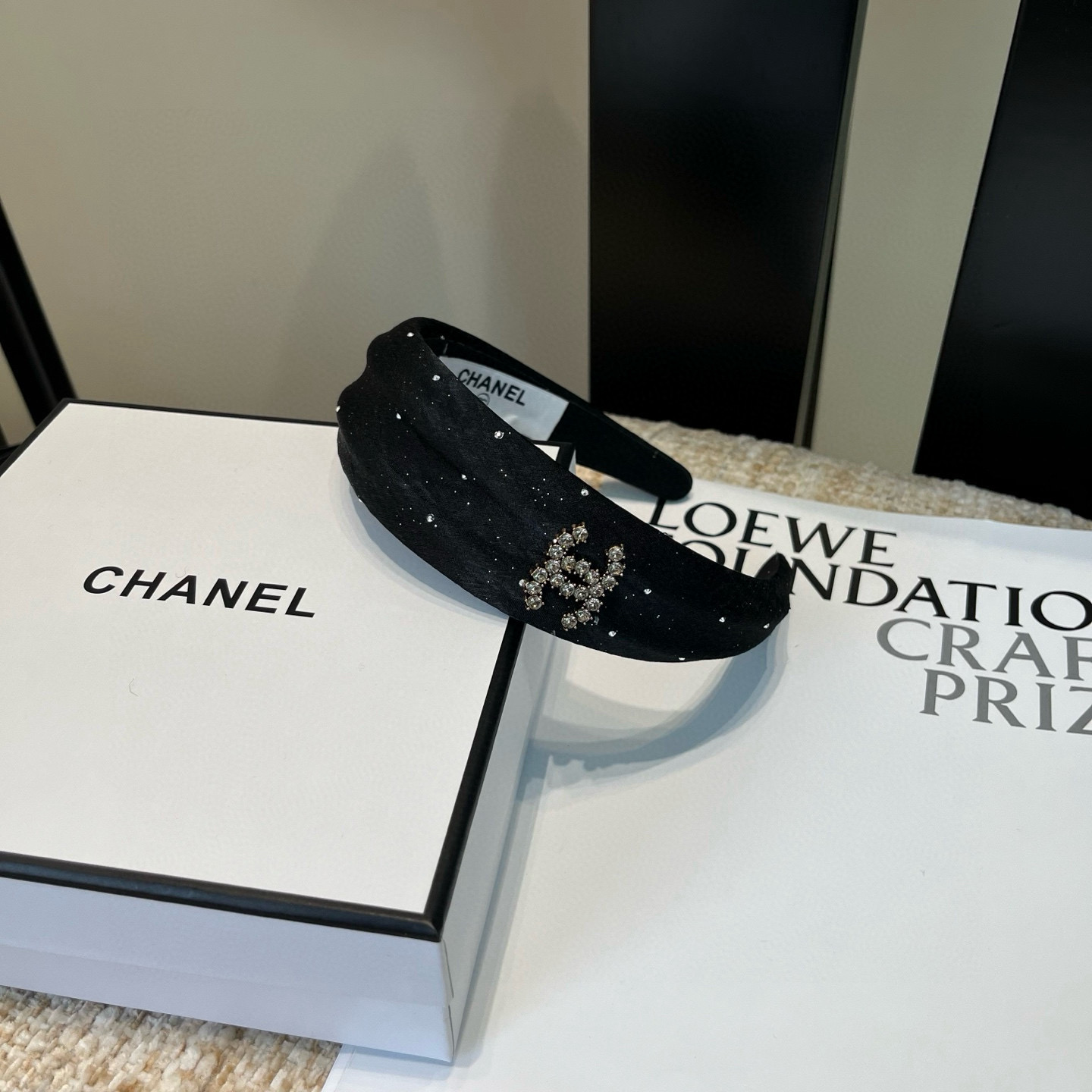 🎁配包装盒Chanel (香奈儿)最新款小香发箍，超级好看！名媛范儿十足，小仙女必备…