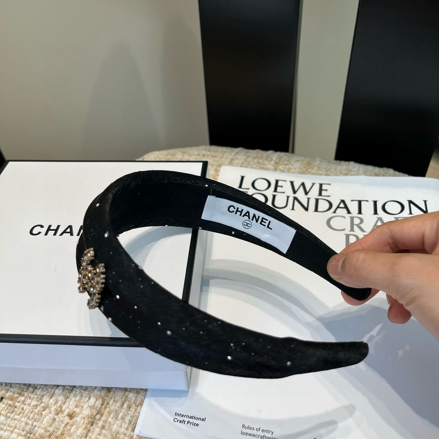 🎁配包装盒Chanel (香奈儿)最新款小香发箍，超级好看！名媛范儿十足，小仙女必备…