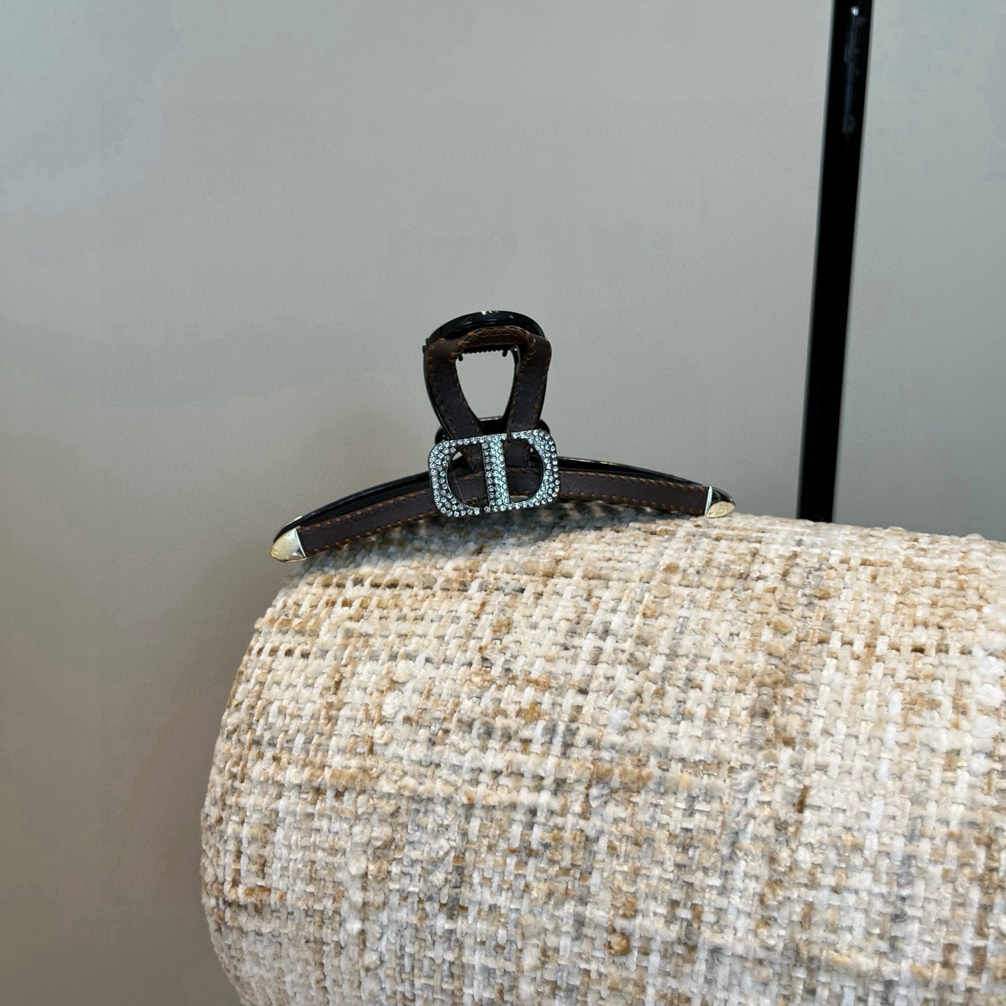 🎁配包装盒Dior（迪奥）新款CD字母抓夹，简单实用 时尚潮流．非常好看！小仙女必备…