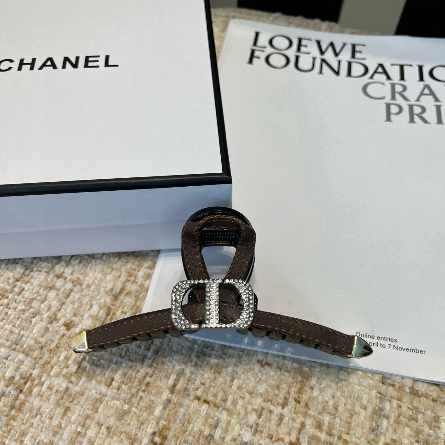 🎁配包装盒Dior（迪奥）新款CD字母抓夹，简单实用 时尚潮流．非常好看！小仙女必备…