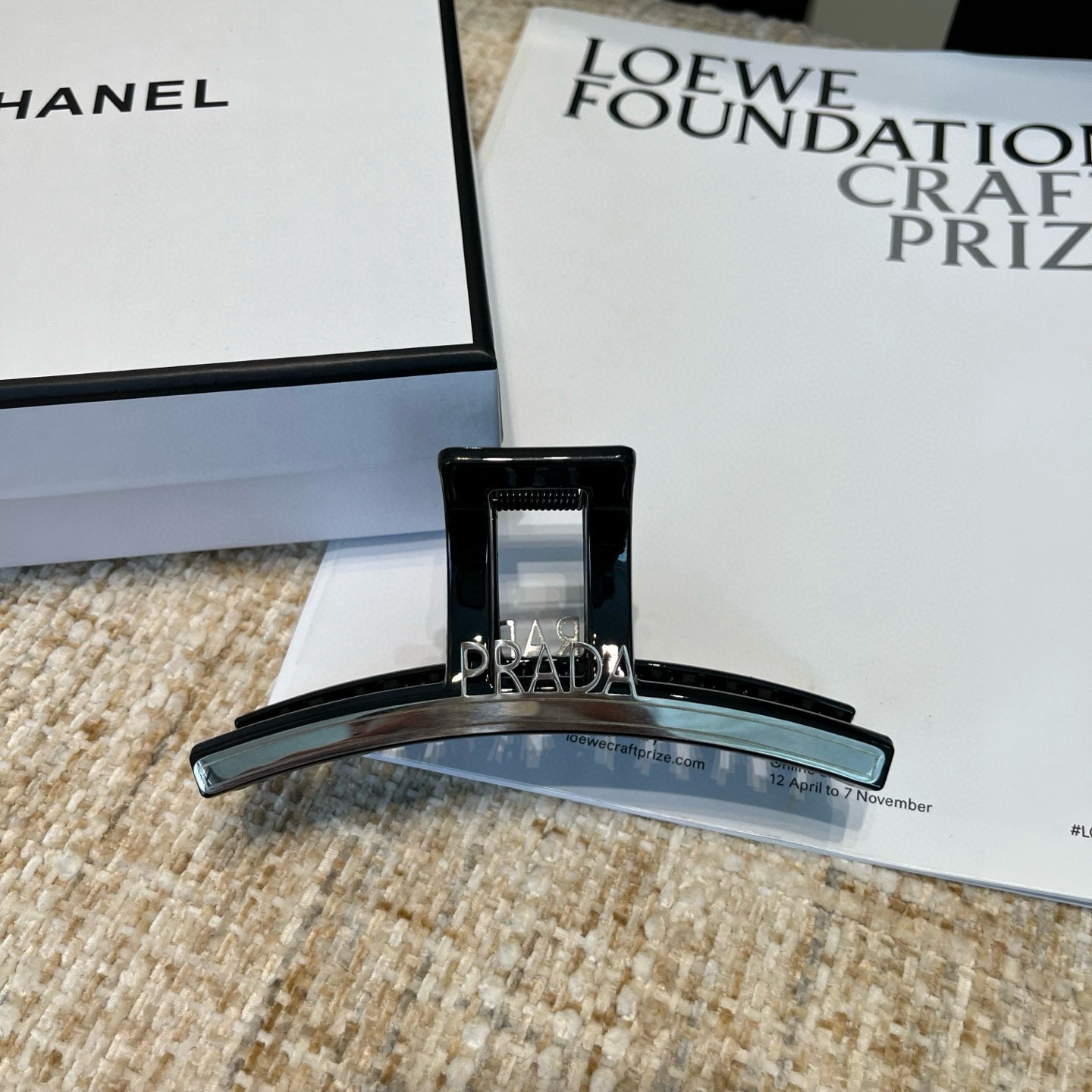 🎁配包装盒PRADA（普拉达）爆款抓夹来啦！网红推荐！优雅的小姐姐值得入手 非常好搭配 气质有品位