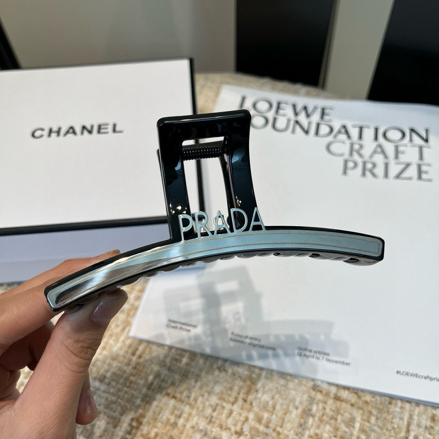 🎁配包装盒PRADA（普拉达）爆款抓夹来啦！网红推荐！优雅的小姐姐值得入手 非常好搭配 气质有品位
