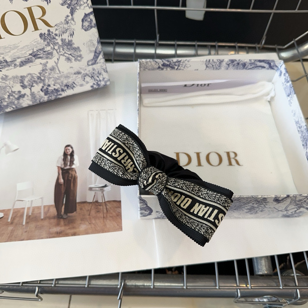 🎁配包装盒Dior（迪奥）D家新款发圈，时尚百搭！简单实用 小姐姐必备