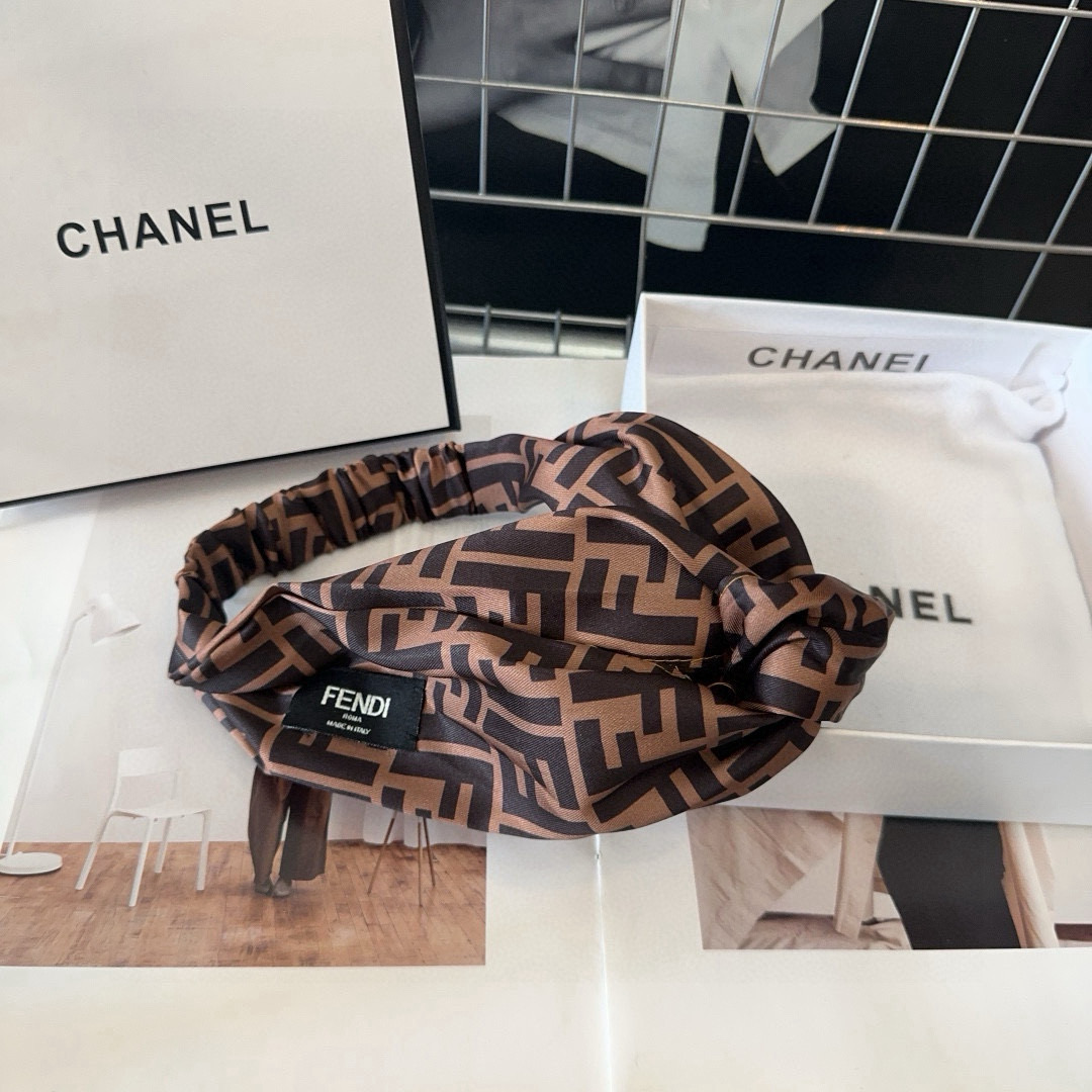 🎁配包装盒 FENDI （芬迪 ）F发带，复古气质美，简约百搭！小姐姐闭眼入…