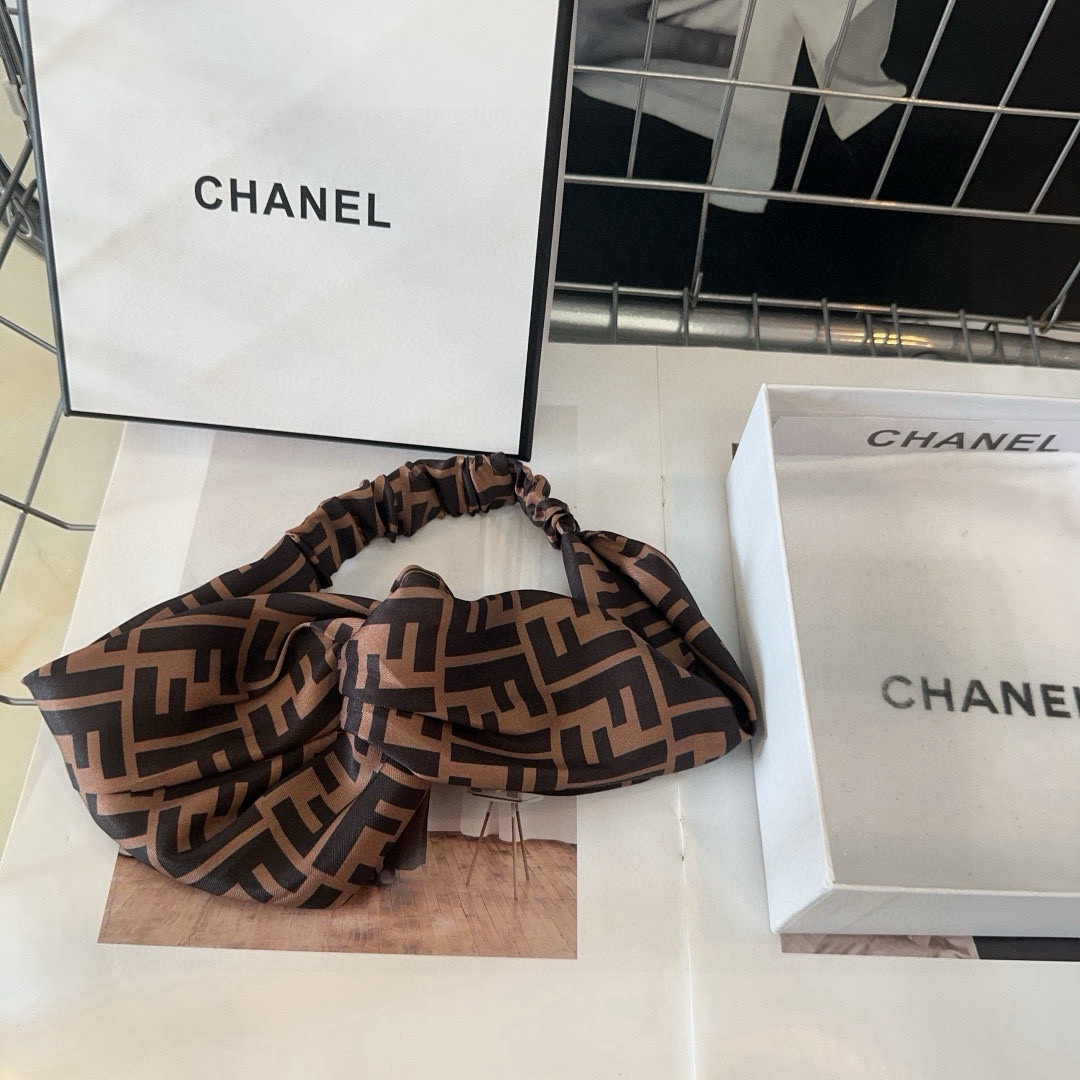 🎁配包装盒 FENDI （芬迪 ）F发带，复古气质美，简约百搭！小姐姐闭眼入…