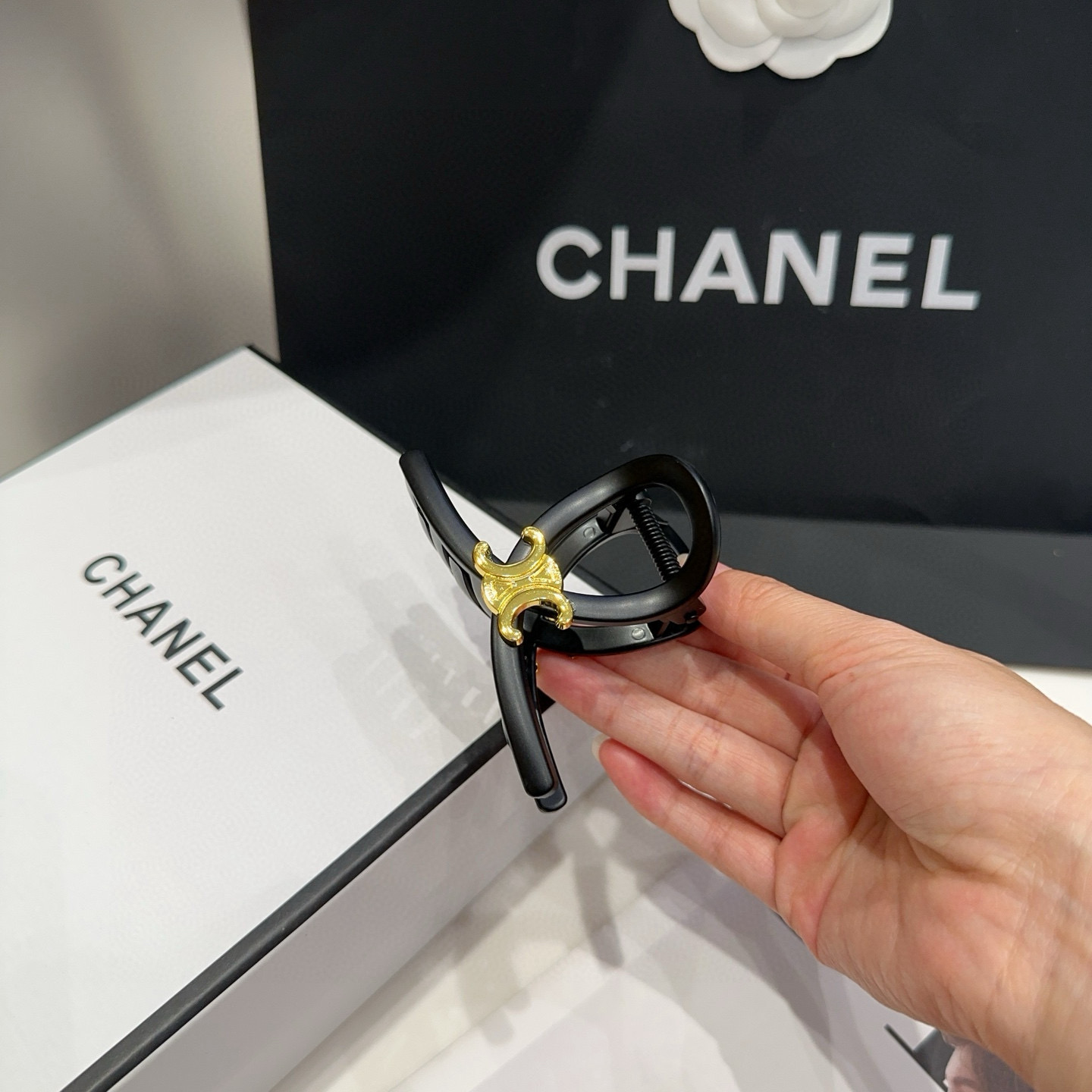 🎁配包装盒CELINE（赛琳）凯旋门新款抓夹，简单大气，时尚百搭！女神必备单品