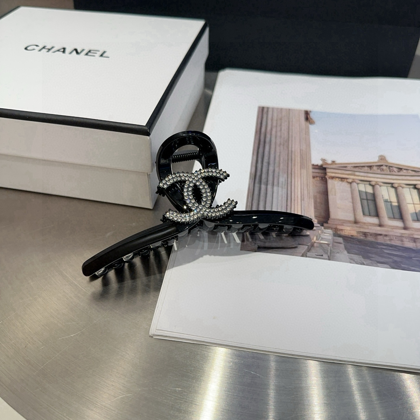🎁配包装盒Chanel (香奈儿)最新款小香抓夹，超级好看！名媛范儿十足，小仙女必备…
