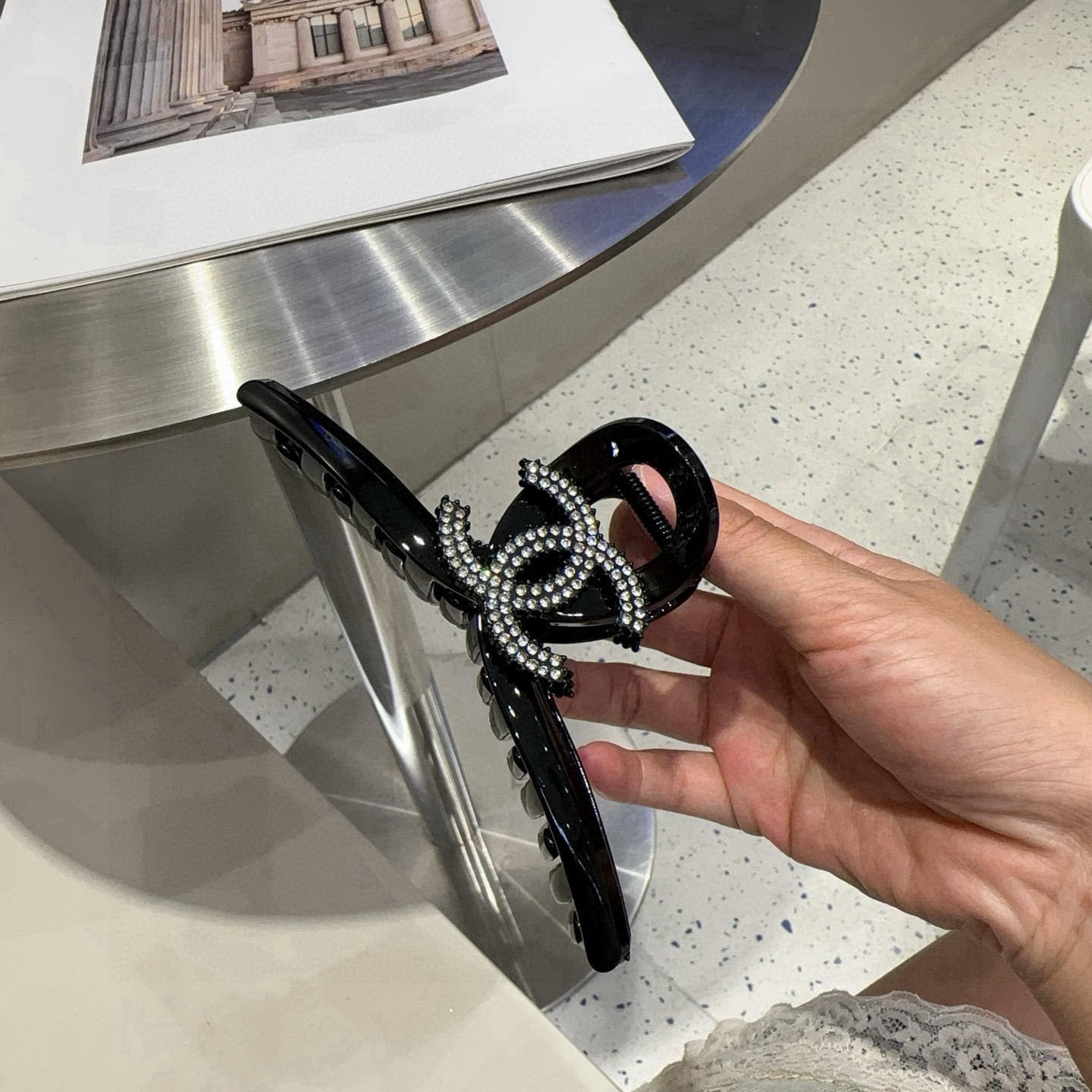 🎁配包装盒Chanel (香奈儿)最新款小香抓夹，超级好看！名媛范儿十足，小仙女必备…