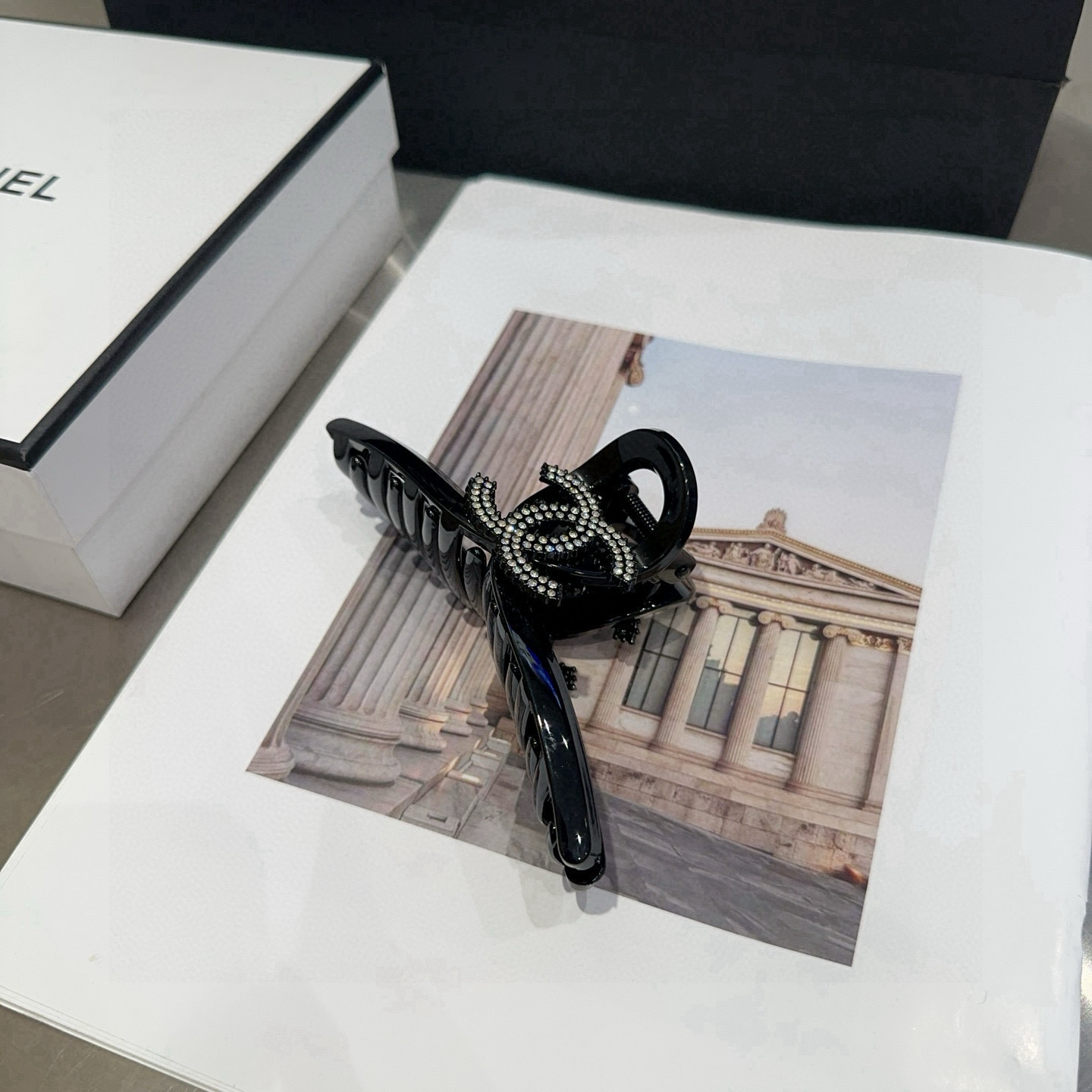 🎁配包装盒Chanel (香奈儿)最新款小香抓夹，超级好看！名媛范儿十足，小仙女必备…