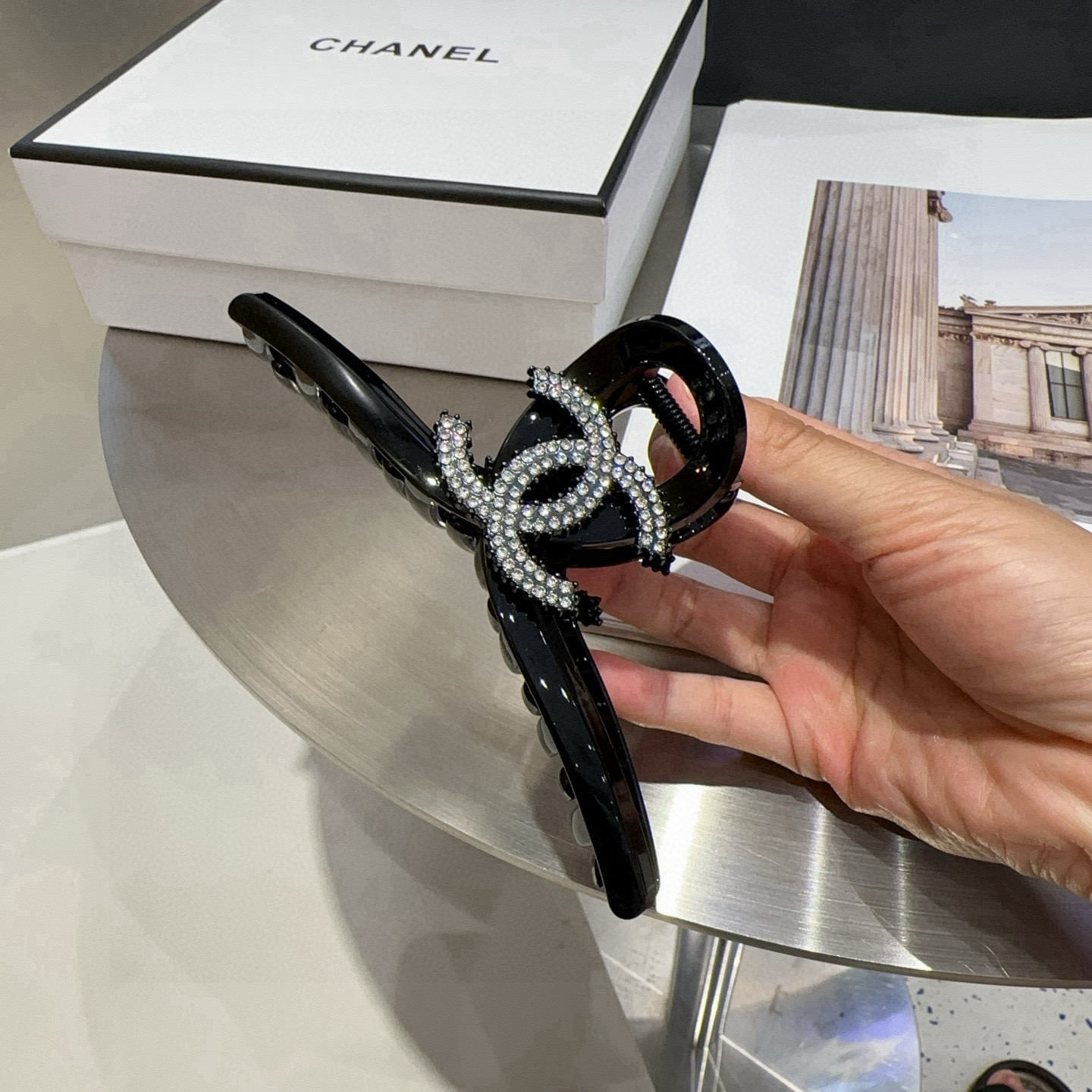 🎁配包装盒Chanel (香奈儿)最新款小香抓夹，超级好看！名媛范儿十足，小仙女必备…