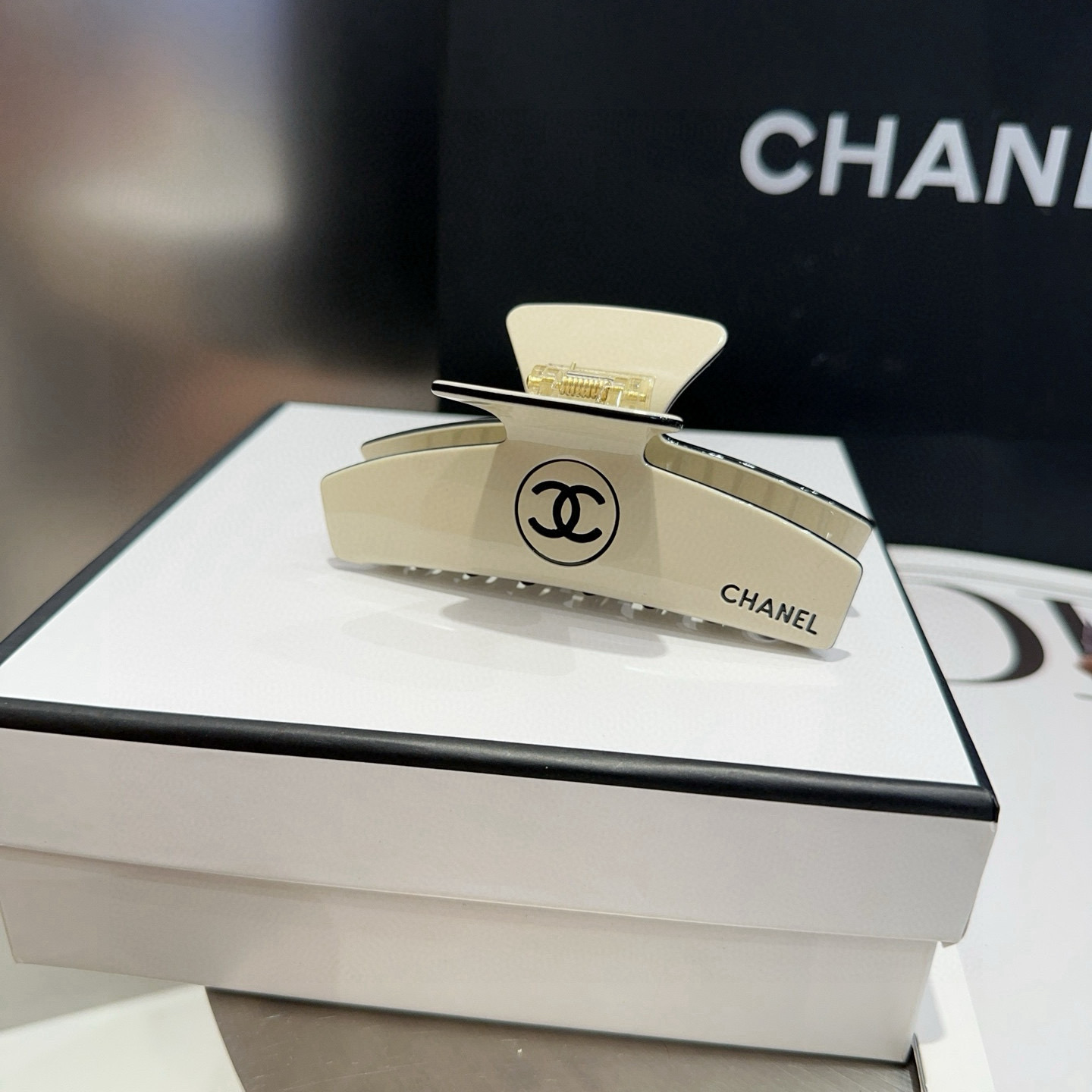 🎁配包装盒Chanel (香奈儿)最新款小香爆款抓夹，超级好看！名媛范儿十足，小仙女必备…