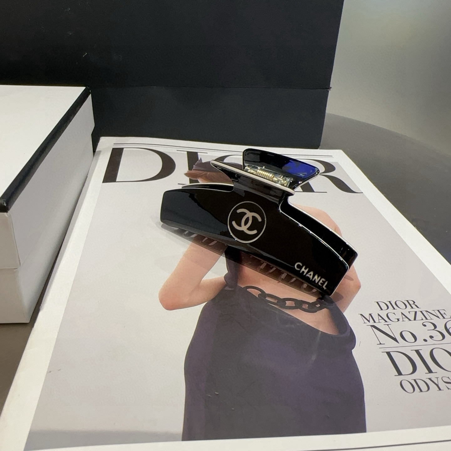 🎁配包装盒Chanel (香奈儿)最新款小香爆款抓夹，超级好看！名媛范儿十足，小仙女必备…