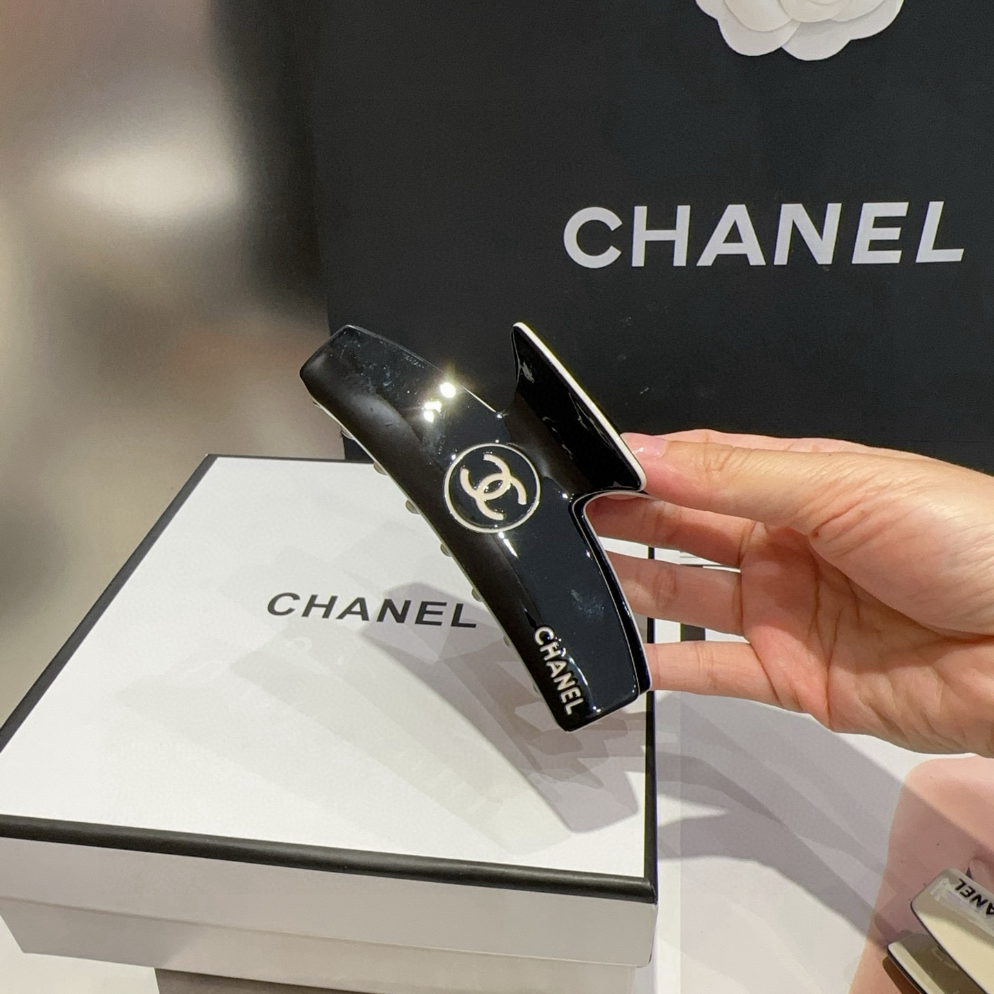 🎁配包装盒Chanel (香奈儿)最新款小香爆款抓夹，超级好看！名媛范儿十足，小仙女必备…