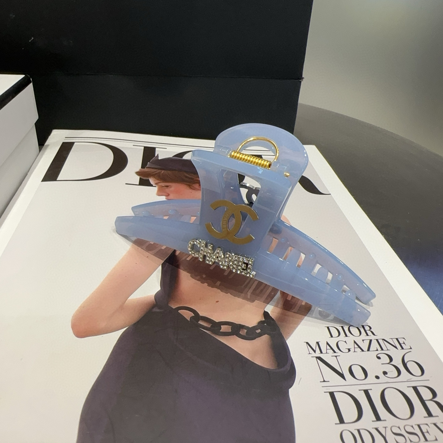 🎁配包装盒Chanel (香奈儿)最新款小香抓夹．超级好看！名媛范儿十足，小仙女必备…