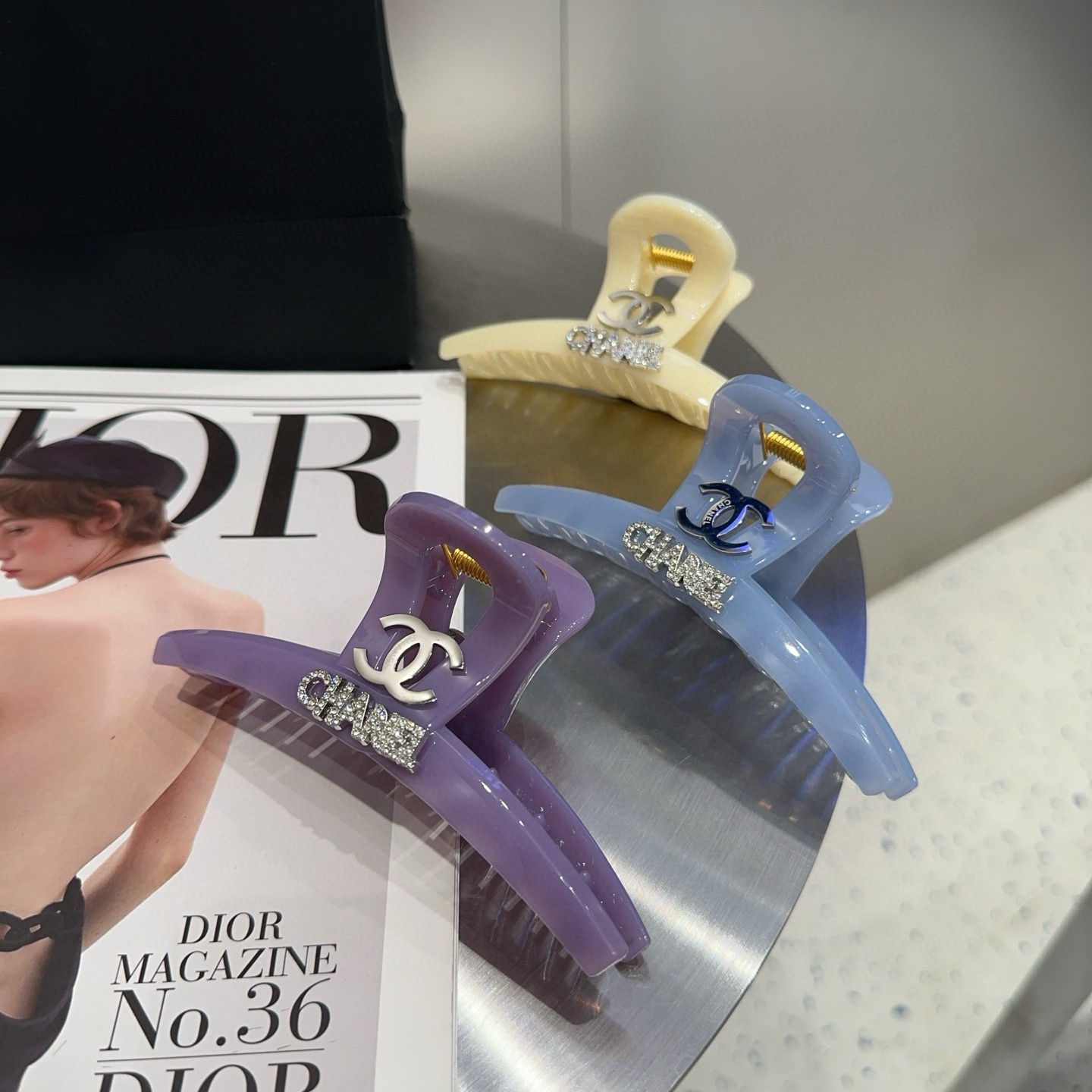 🎁配包装盒Chanel (香奈儿)最新款小香抓夹．超级好看！名媛范儿十足，小仙女必备…