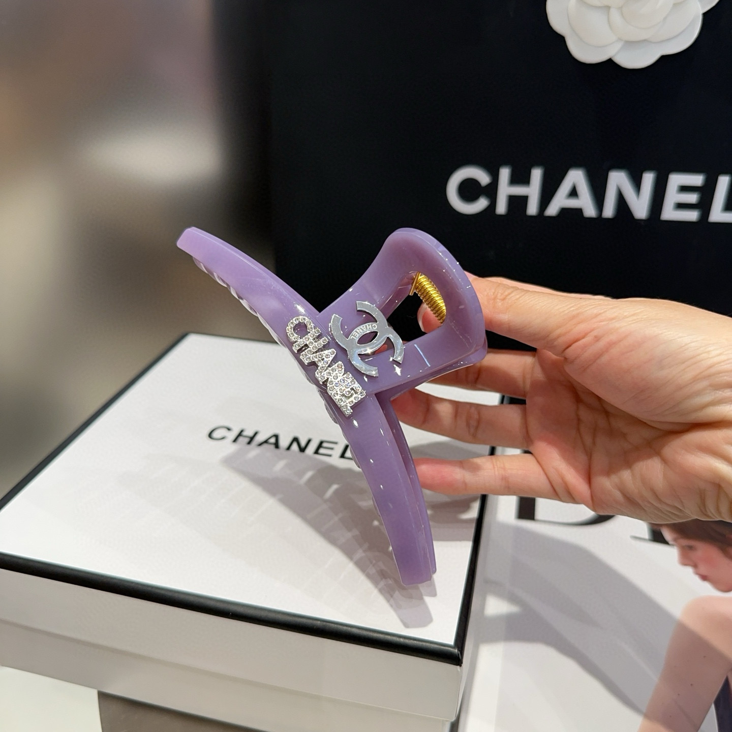 🎁配包装盒Chanel (香奈儿)最新款小香抓夹．超级好看！名媛范儿十足，小仙女必备…