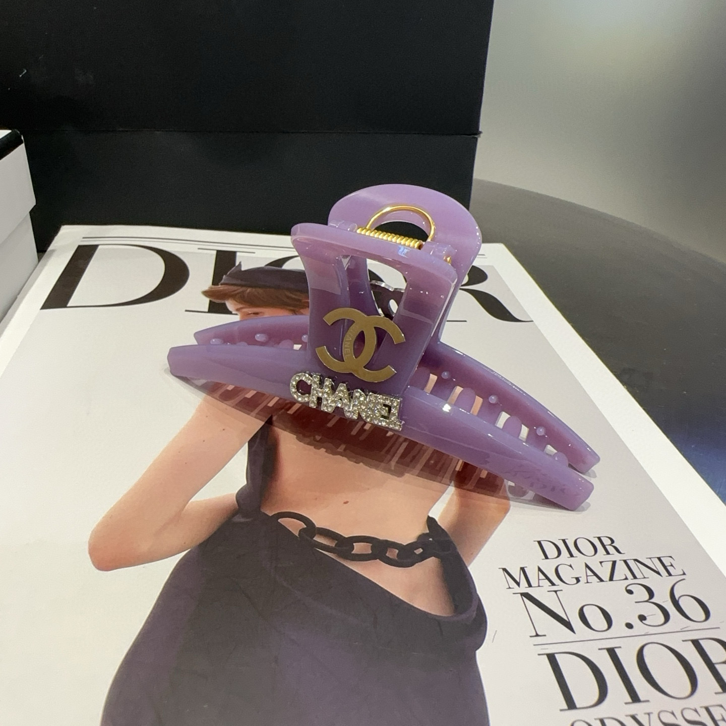 🎁配包装盒Chanel (香奈儿)最新款小香抓夹．超级好看！名媛范儿十足，小仙女必备…