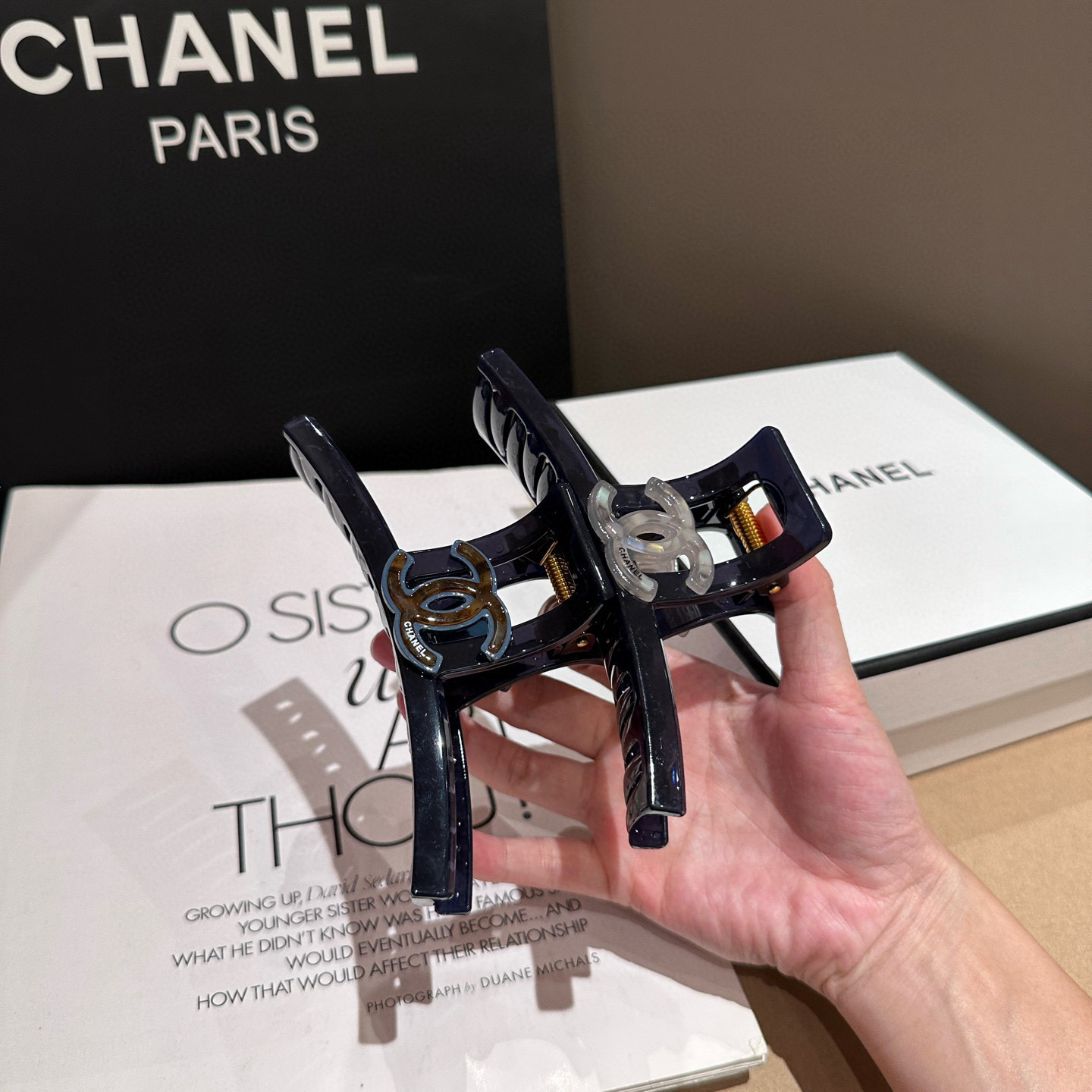 🎁配包装盒Chanel (香奈儿)最新款小香抓夹，超级好看！名媛范儿十足，小仙女必备…