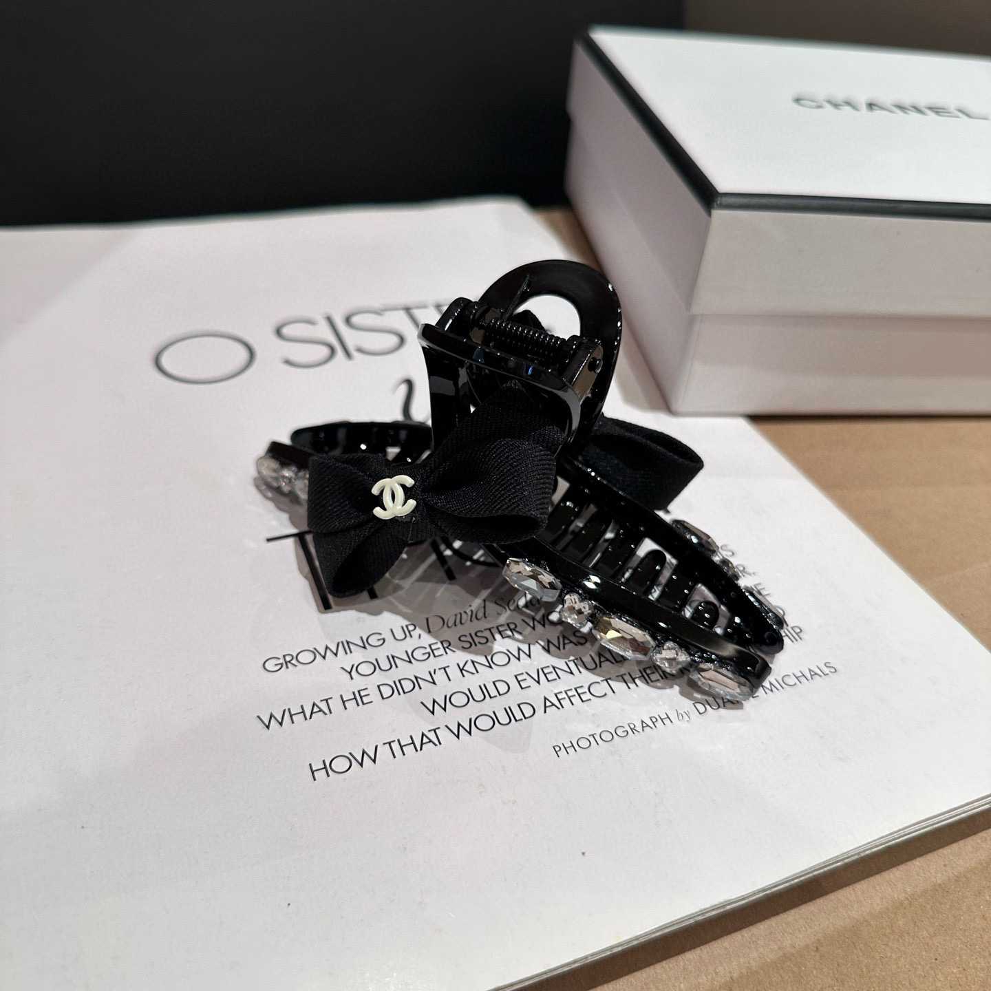 🎁配包装盒Chanel (香奈儿)最新款小香抓夹．超级好看！名媛范儿十足，小仙女必备…