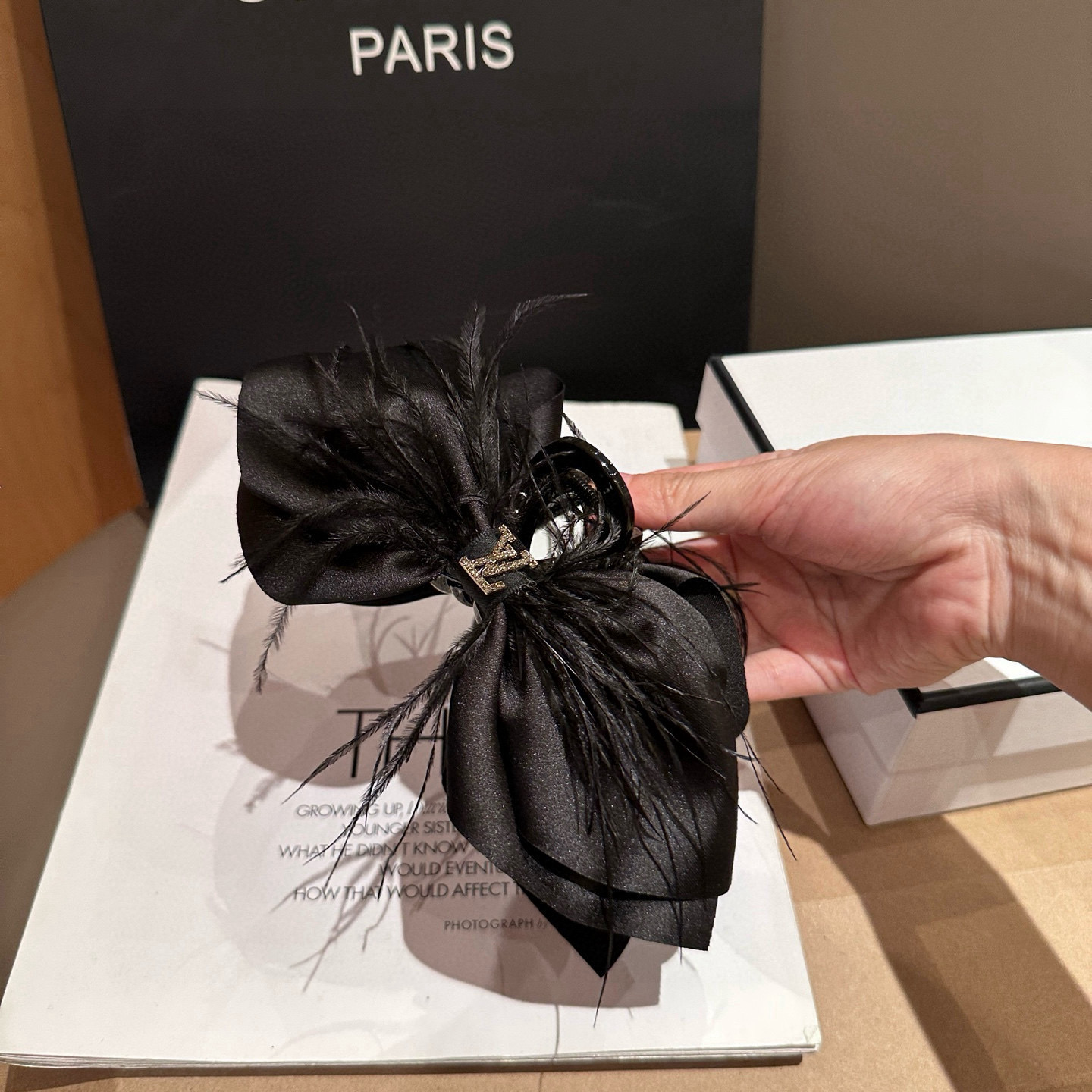 🎁配包装盒Louis Vuitton (路易威登)驴家新品抓夹，经典LV标志，简单大气，特别吸睛！超火爆