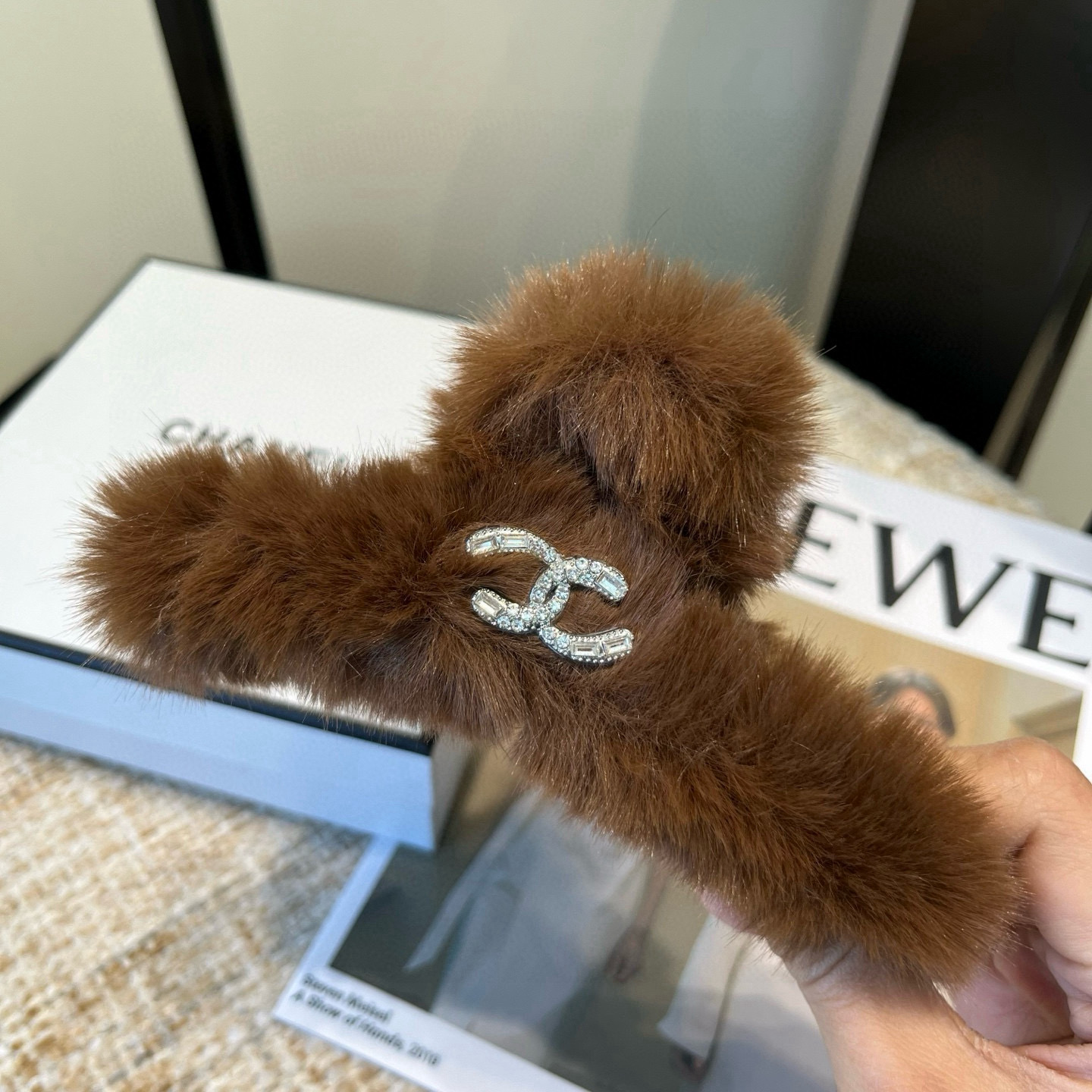 🎁配包装盒Chanel (香奈儿)最新款小香爆款抓夹，超级好看！名媛范儿十足，小仙女必备…