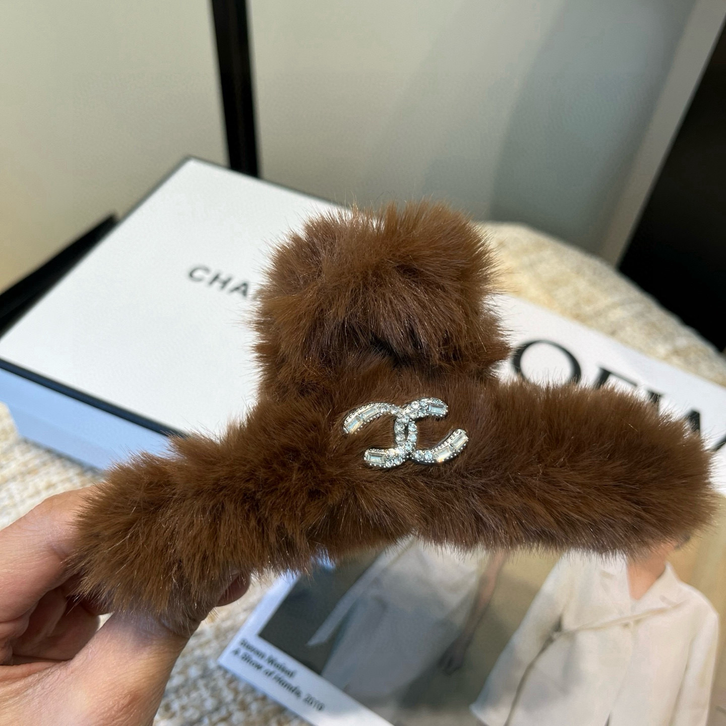 🎁配包装盒Chanel (香奈儿)最新款小香爆款抓夹，超级好看！名媛范儿十足，小仙女必备…