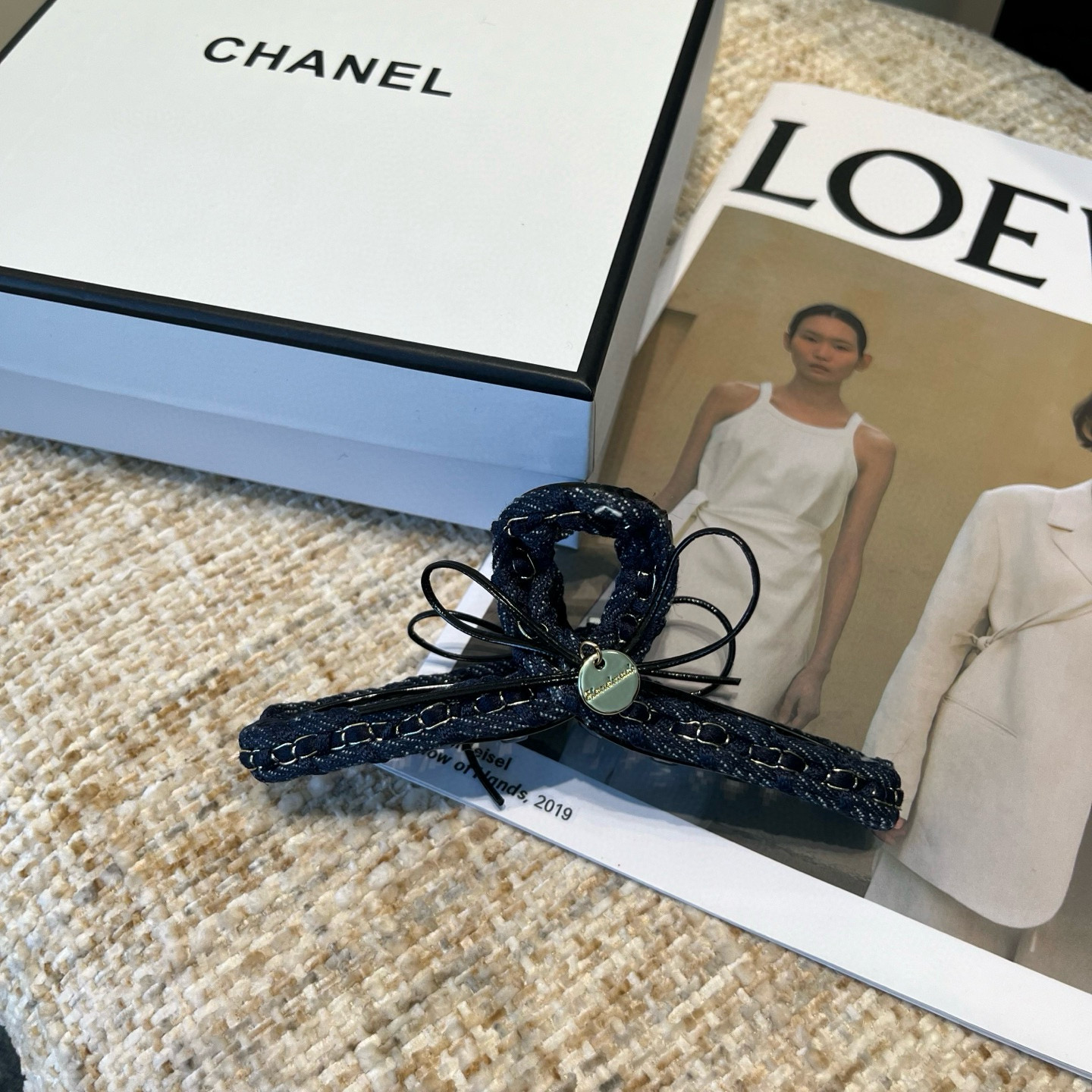 🎁配包装盒Chanel (香奈儿)最新款小香爆款链条抓夹，超级好看！名媛范儿十足，小仙女必备…