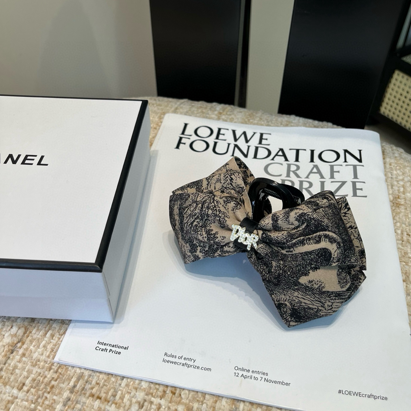 🎁配包装盒Dior（迪奥）新款CD字母抓夹，简单实用 时尚潮流．非常好看！小仙女必备…