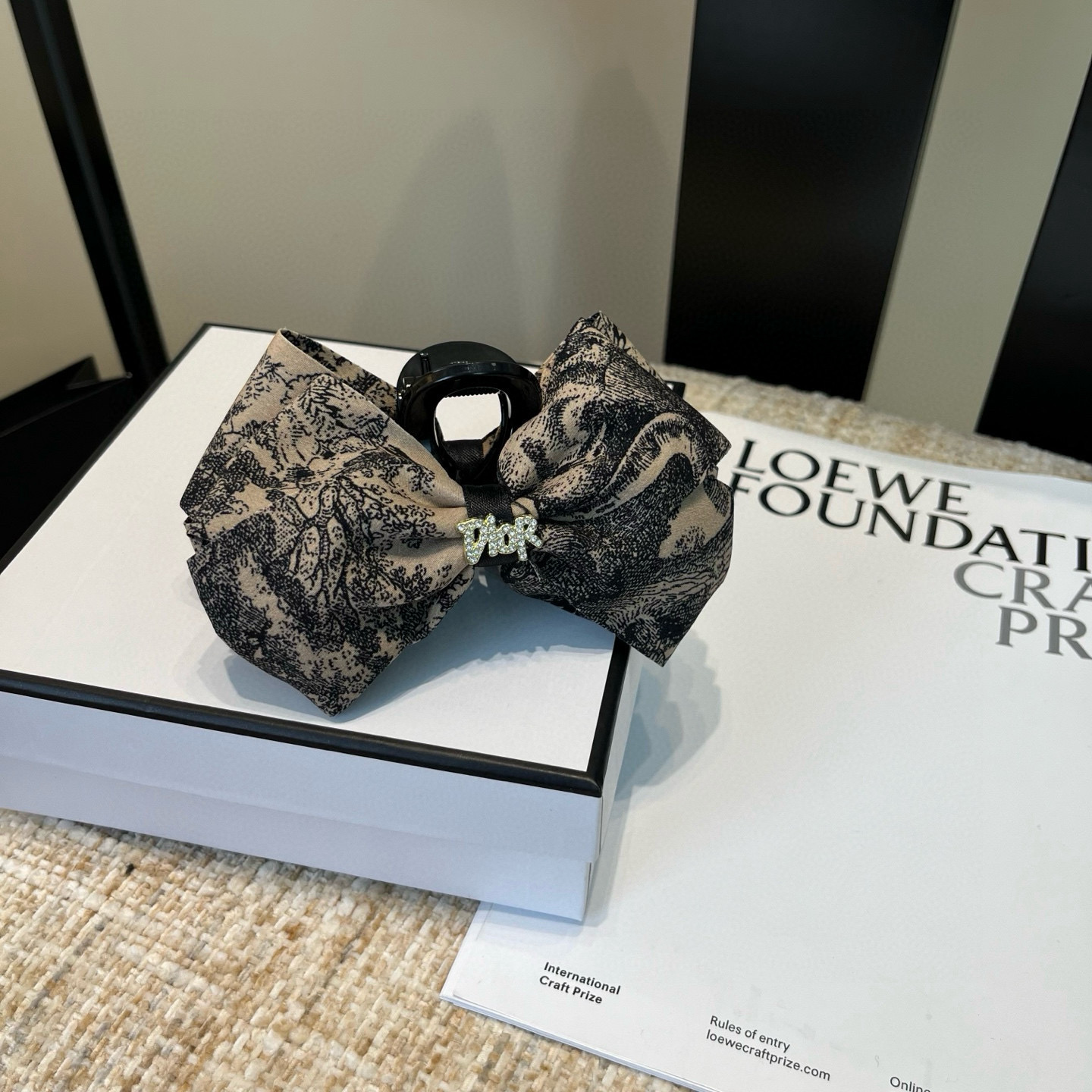 🎁配包装盒Dior（迪奥）新款CD字母抓夹，简单实用 时尚潮流．非常好看！小仙女必备…