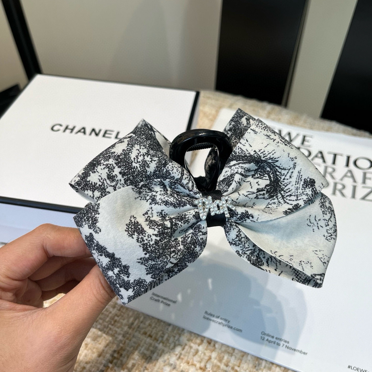 🎁配包装盒Dior（迪奥）新款CD字母抓夹，简单实用 时尚潮流．非常好看！小仙女必备…