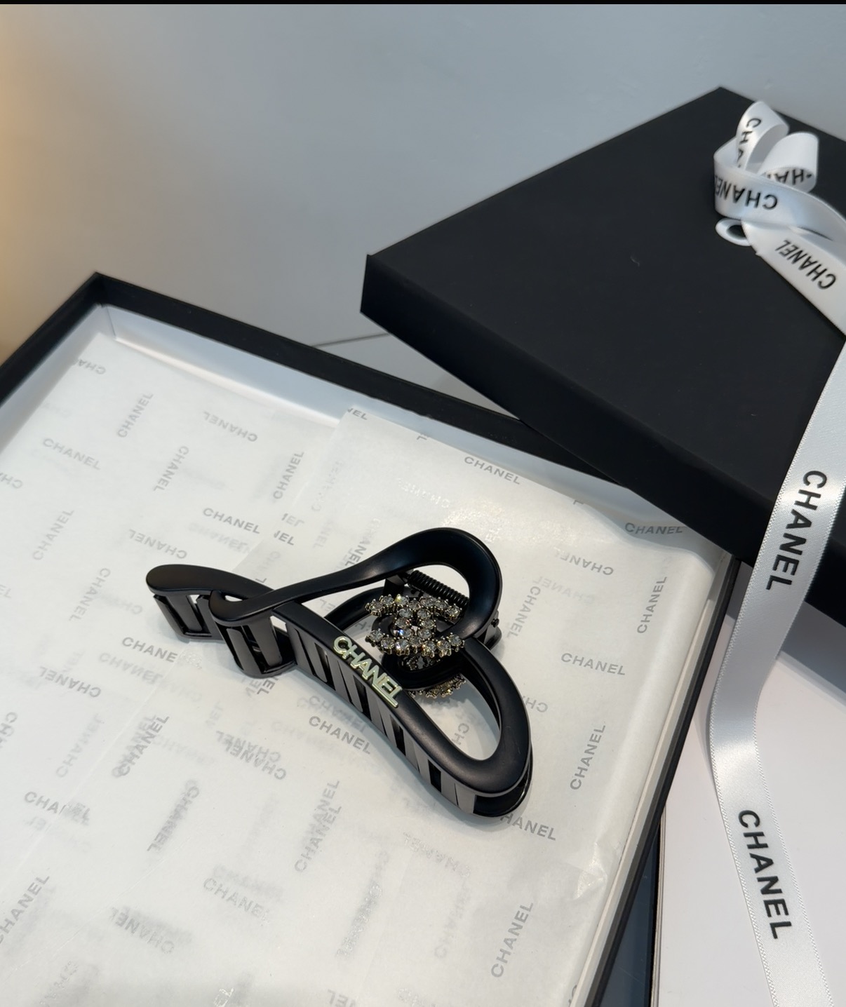 🎁配包装盒Chanel (香奈儿)最新款小香爆款抓夹，超级好看！名媛范儿十足，小仙女必备…