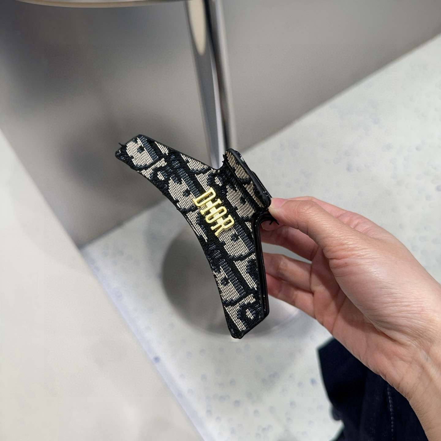 🎁配包装盒Dior（迪奥）CD字母抓夹，简单实用 时尚潮流．非常时髦有个性！甜酷女神必备…