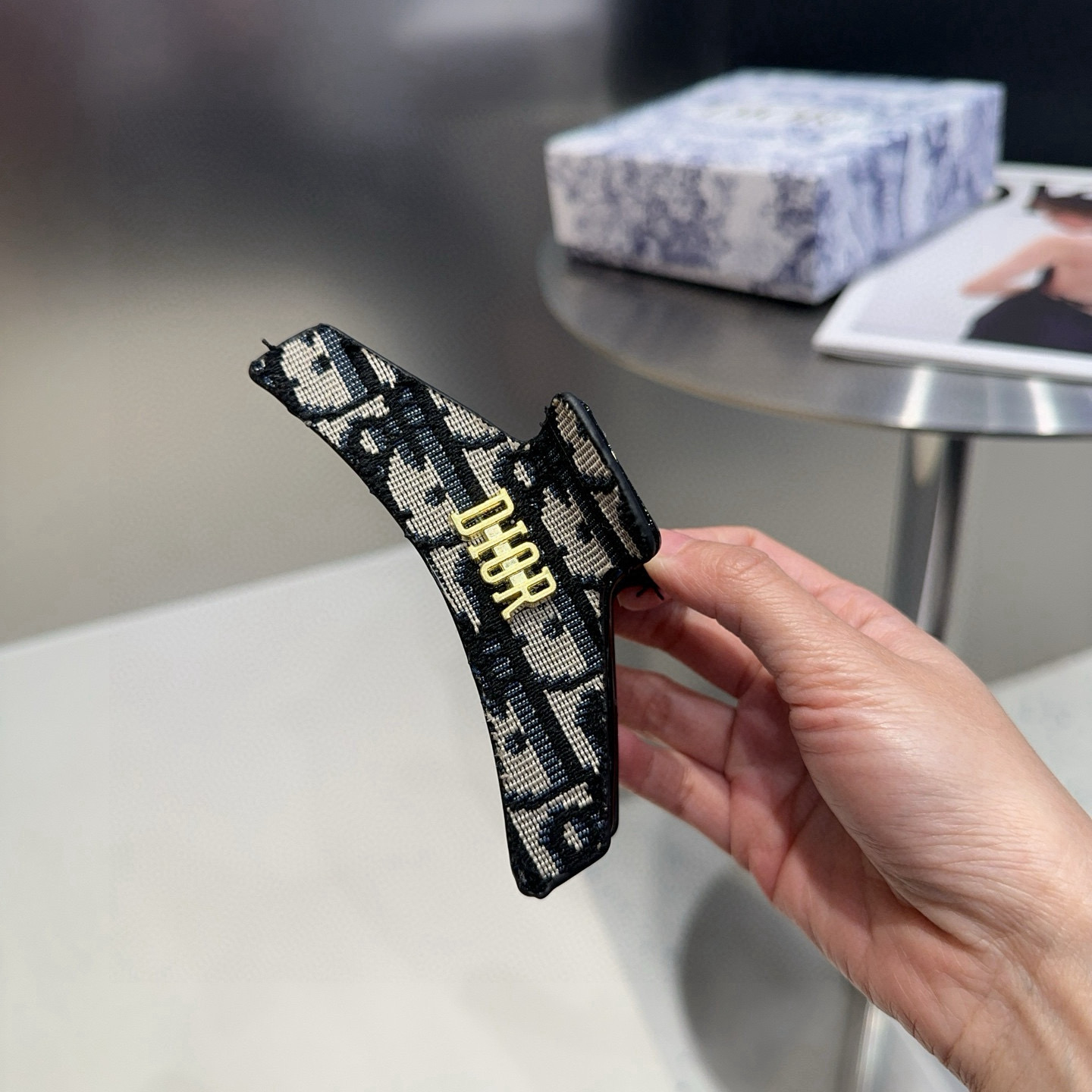 🎁配包装盒Dior（迪奥）CD字母抓夹，简单实用 时尚潮流．非常时髦有个性！甜酷女神必备…