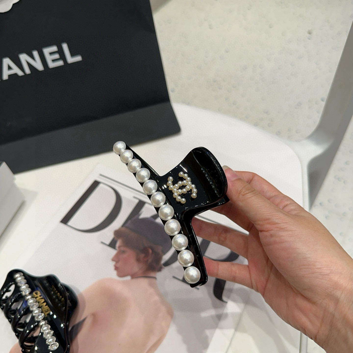 🎁配包装盒Chanel (香奈儿)最新款小香抓夹，超级好看！名媛范儿十足，小仙女必备…