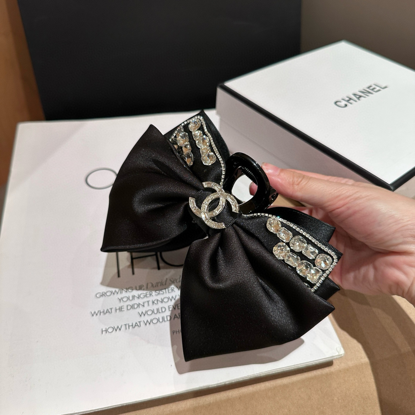 🎁配包装盒Chanel (香奈儿)最新款小香抓夹，超级好看！名媛范儿十足，小仙女必备…