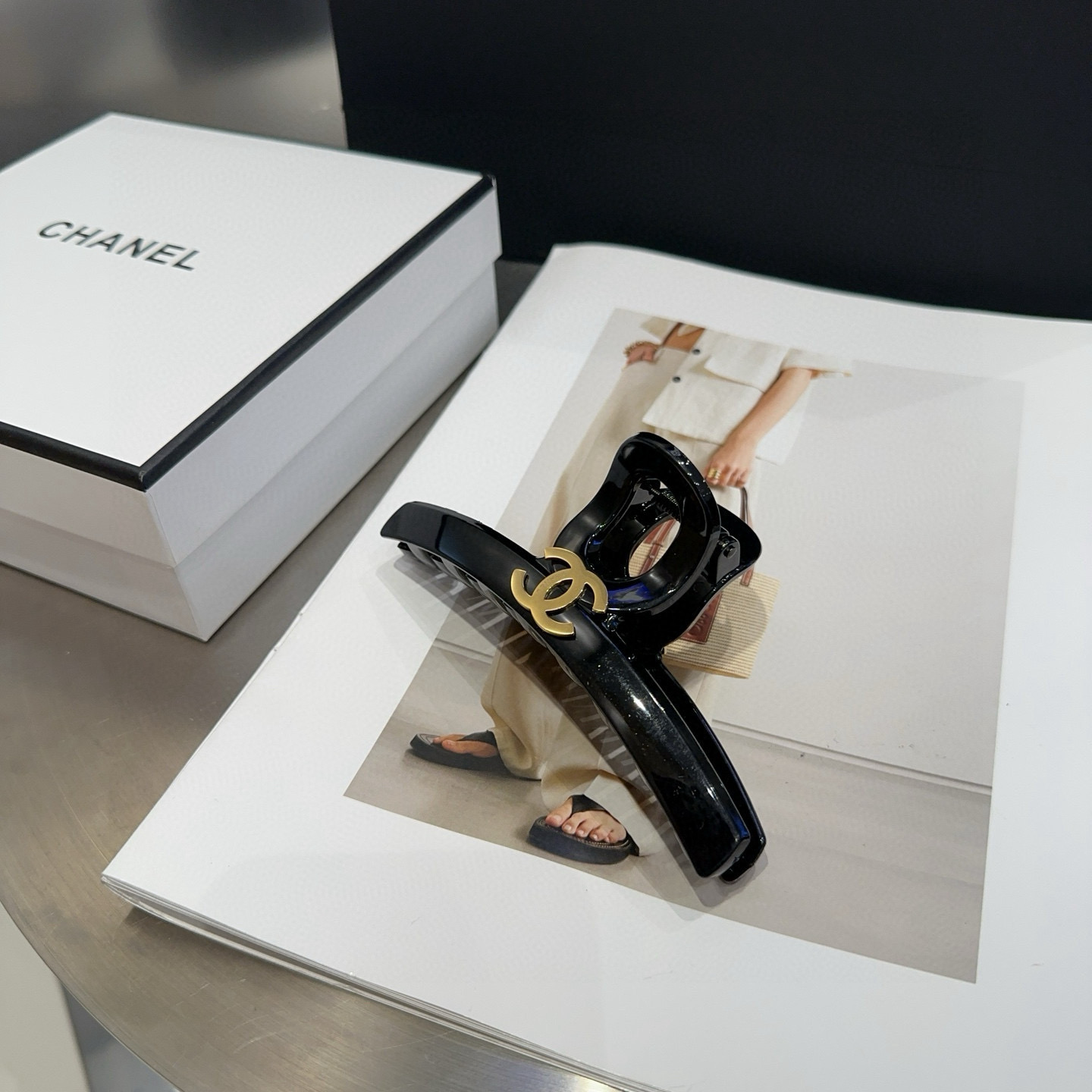 🎁配包装盒Chanel (香奈儿)最新款小香抓夹．超级好看！名媛范儿十足，小仙女必备…