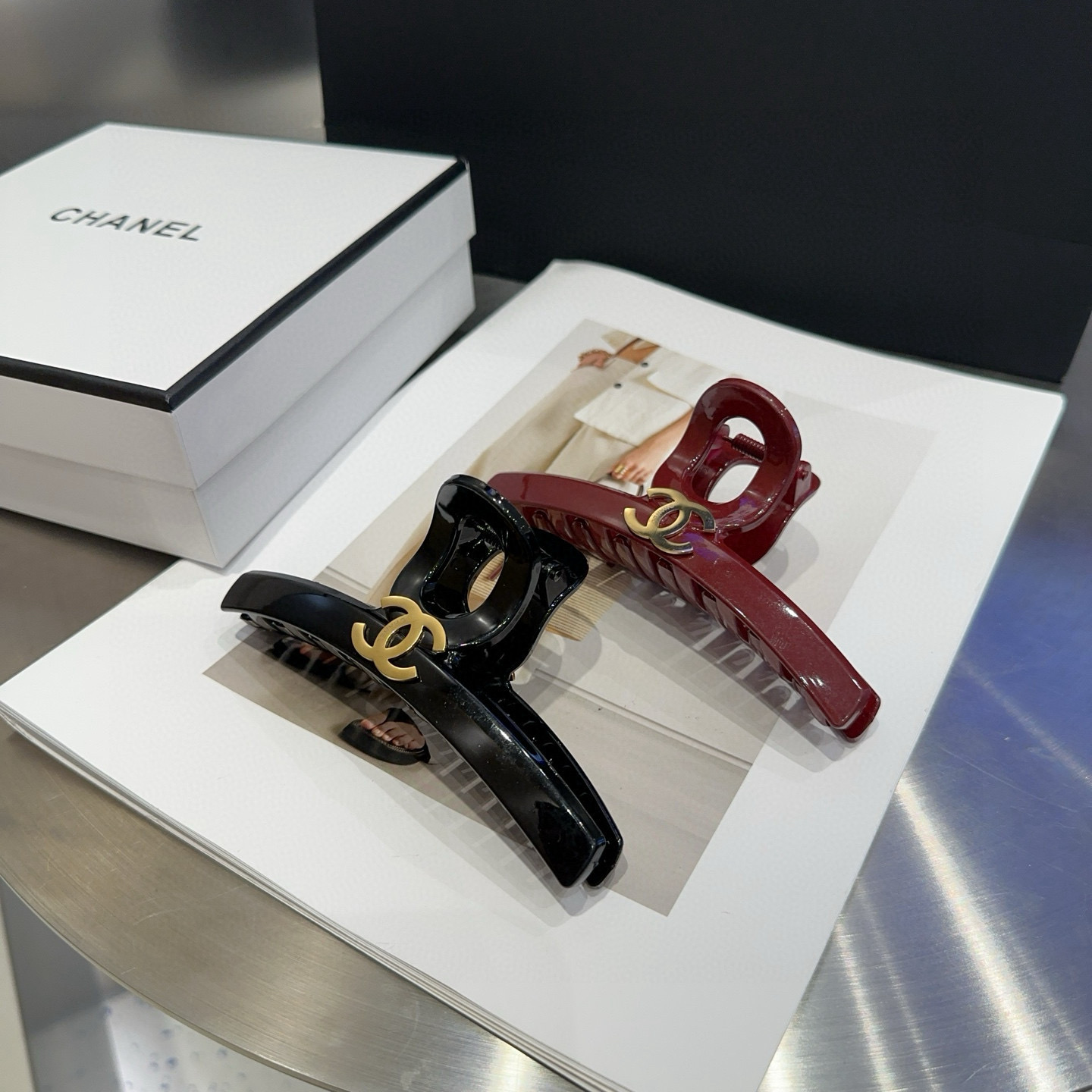 🎁配包装盒Chanel (香奈儿)最新款小香抓夹．超级好看！名媛范儿十足，小仙女必备…