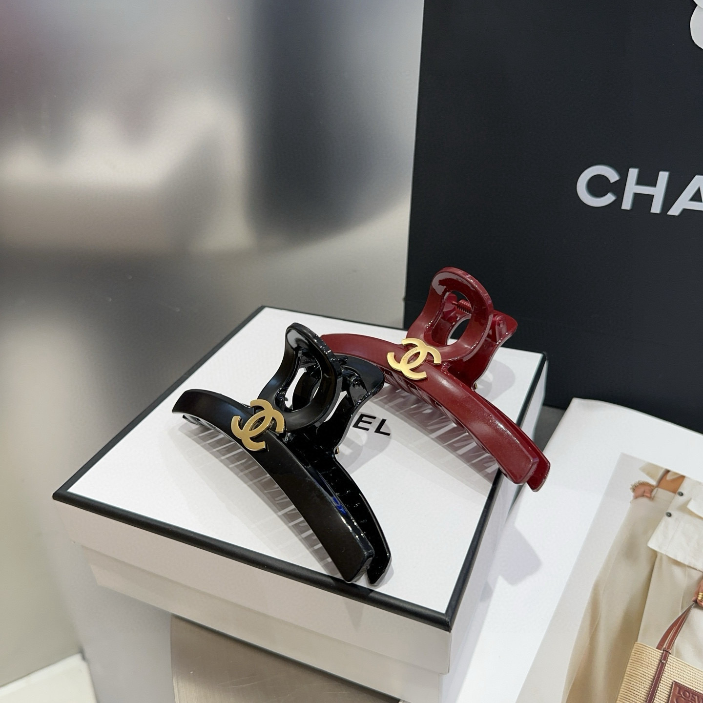 🎁配包装盒Chanel (香奈儿)最新款小香抓夹．超级好看！名媛范儿十足，小仙女必备…