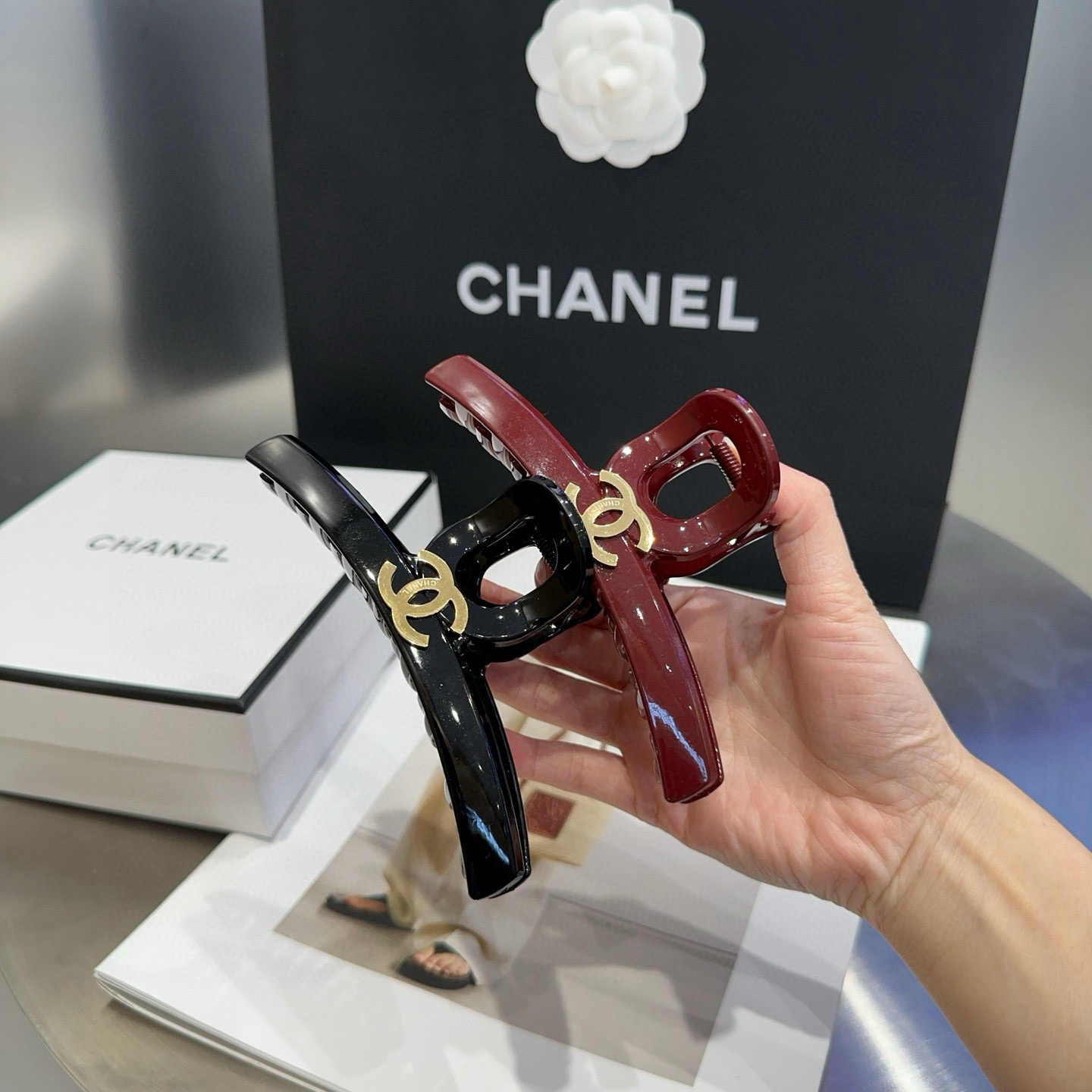 🎁配包装盒Chanel (香奈儿)最新款小香抓夹．超级好看！名媛范儿十足，小仙女必备…