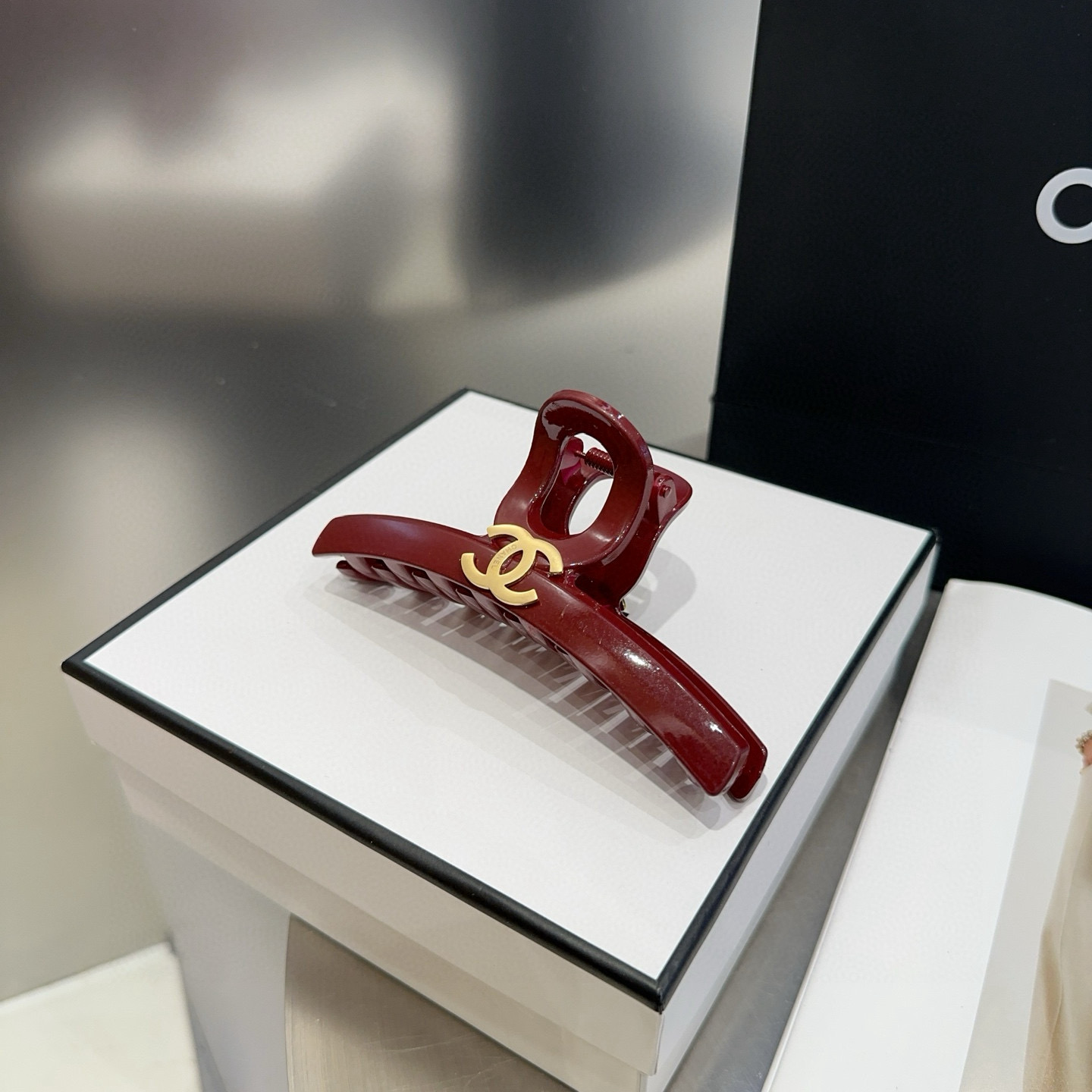 🎁配包装盒Chanel (香奈儿)最新款小香抓夹．超级好看！名媛范儿十足，小仙女必备…